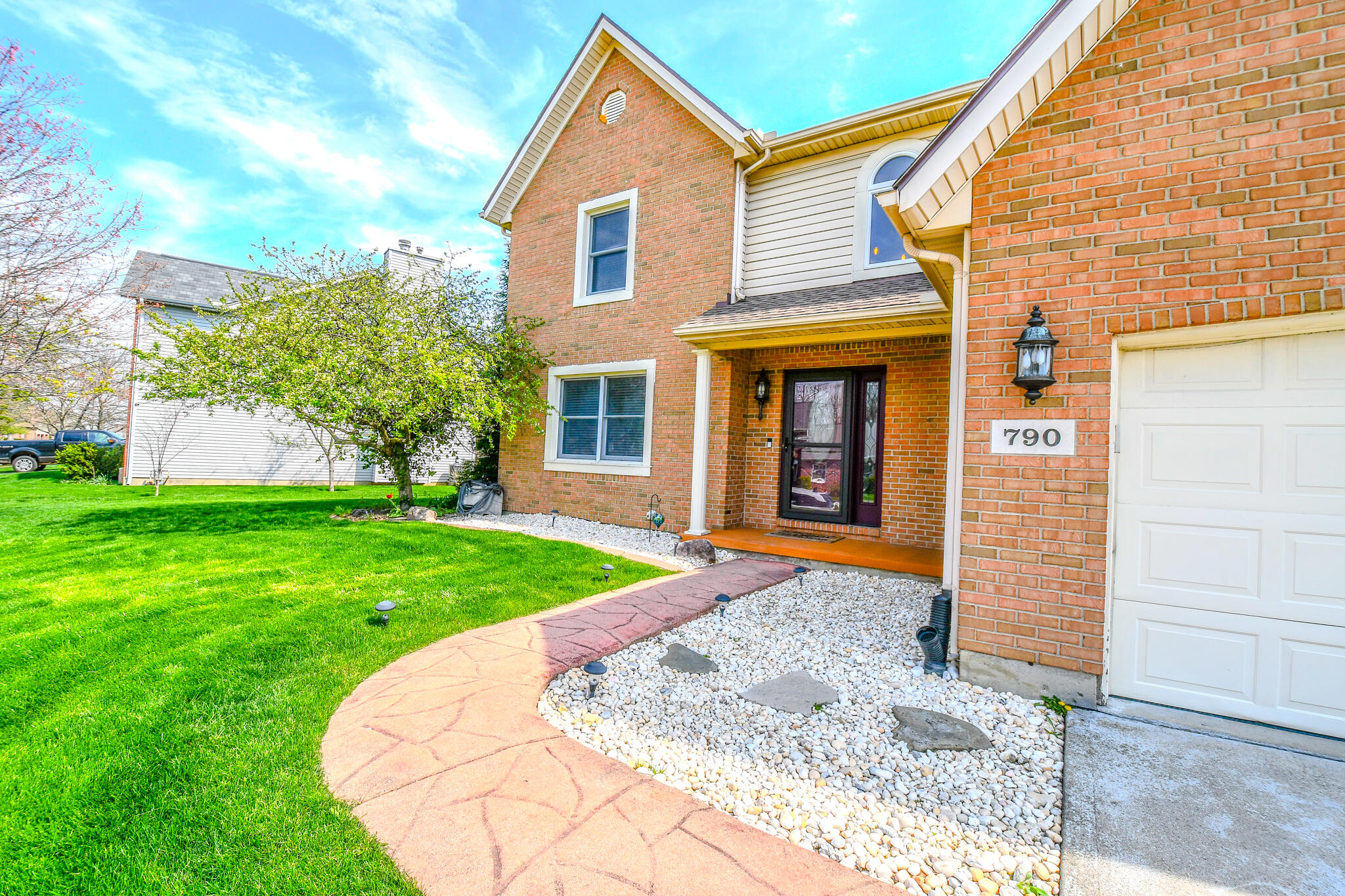 790 Chaucer Lane, Tipp City, Ohio 45371