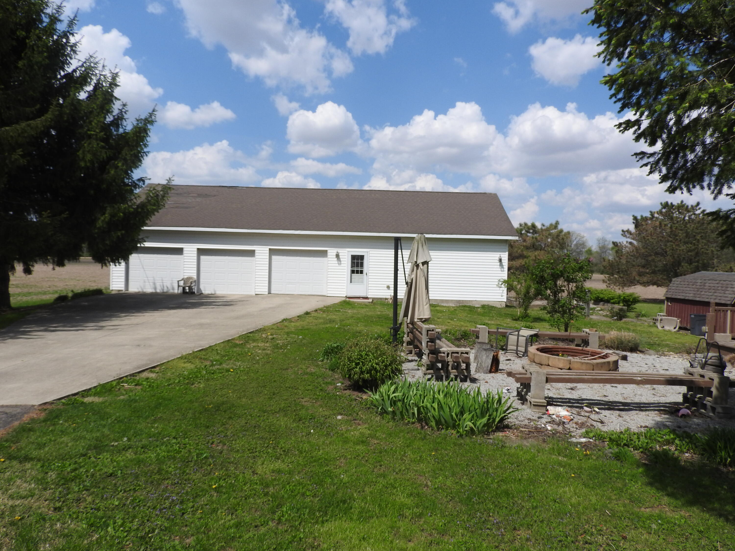 2105 Loy Road, Piqua, Ohio 45356