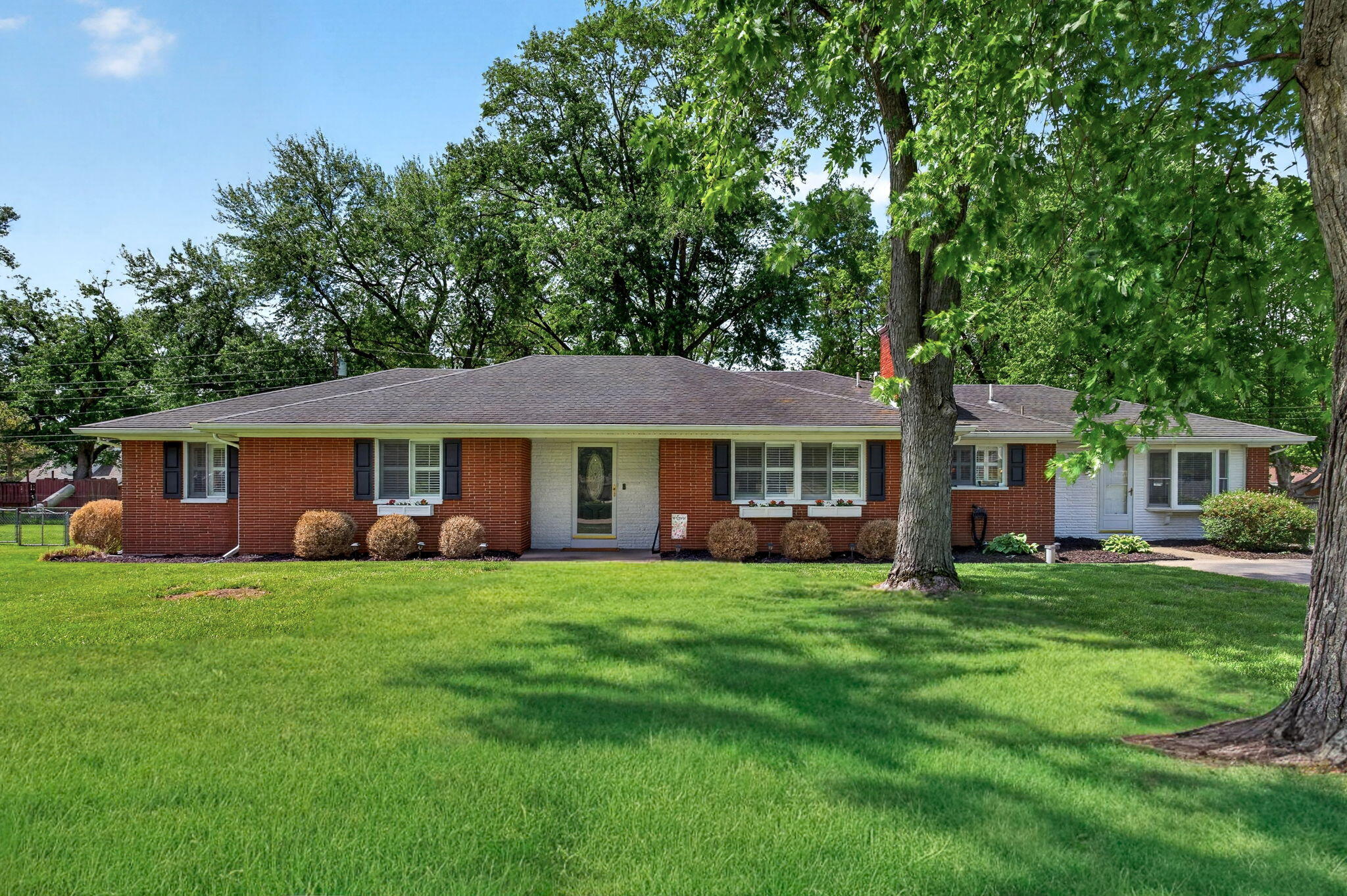 1073 Tralee Trail, Beavercreek, Ohio 45430