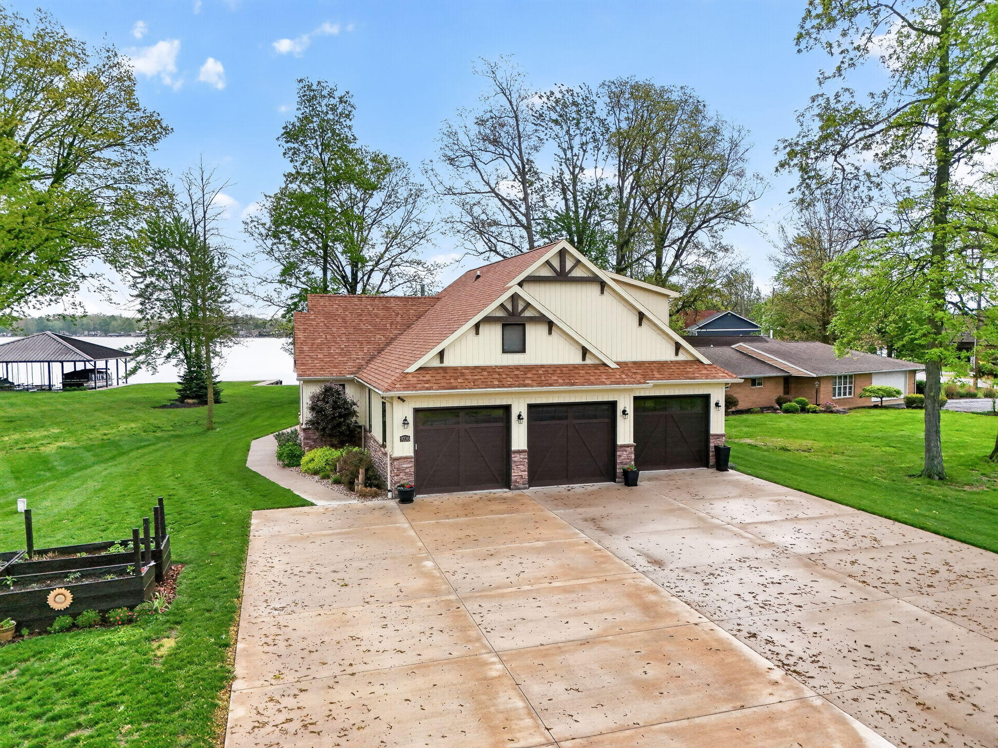 9730 Lakeshore Drive, Huntsville, Ohio 43324