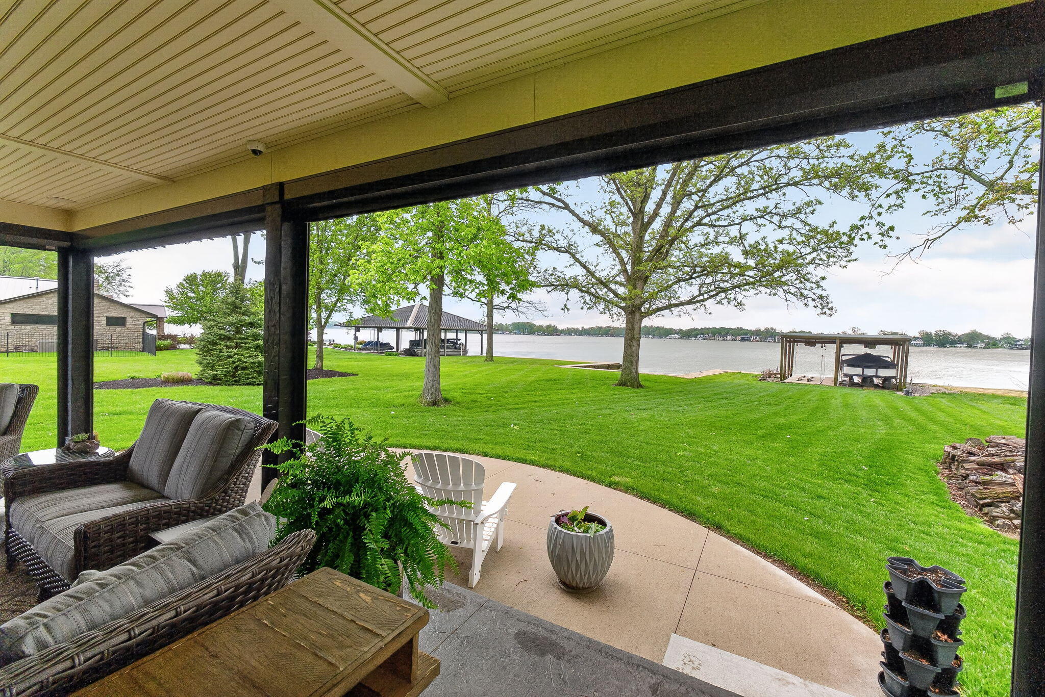 9730 Lakeshore Drive, Huntsville, Ohio 43324