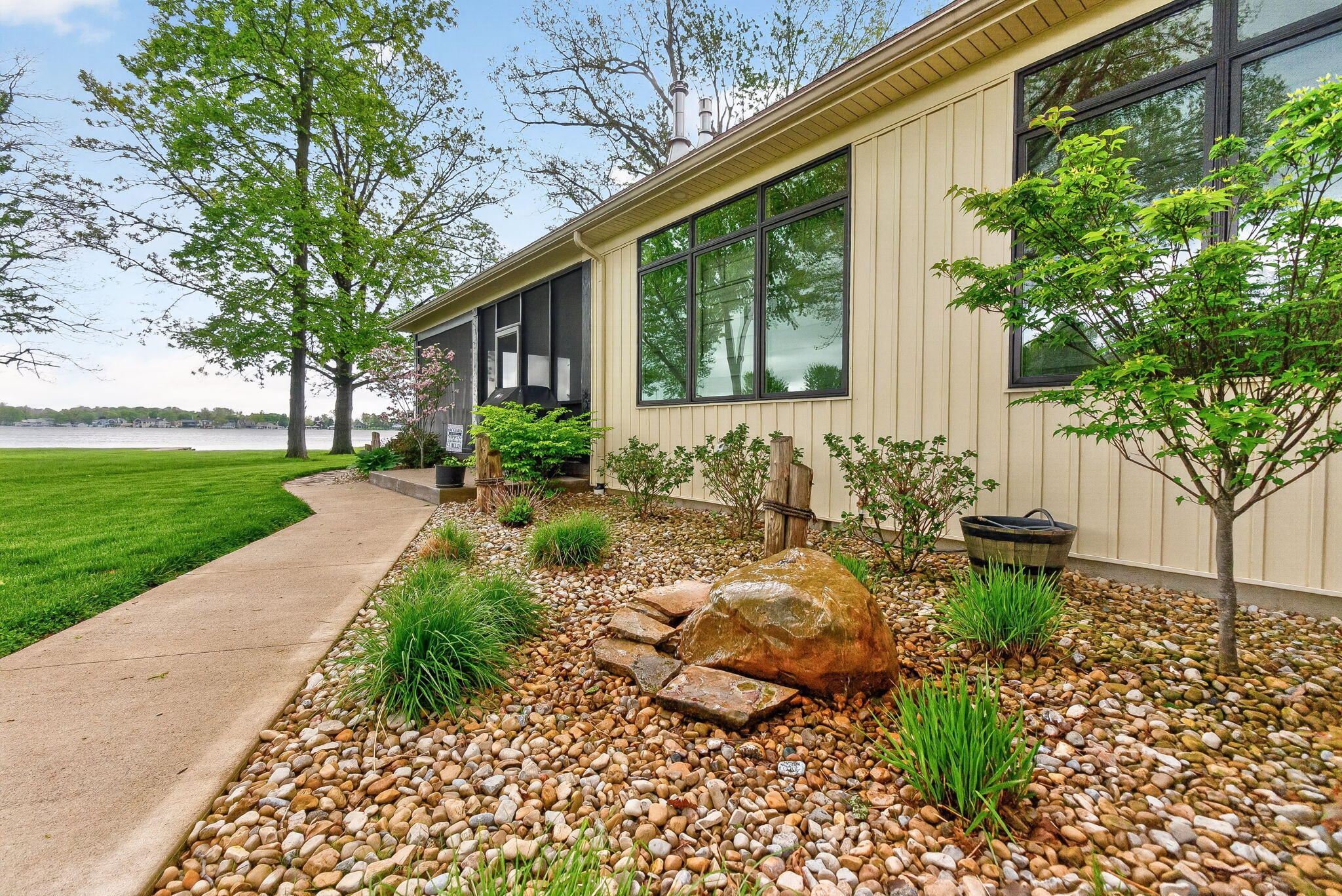 9730 Lakeshore Drive, Huntsville, Ohio 43324