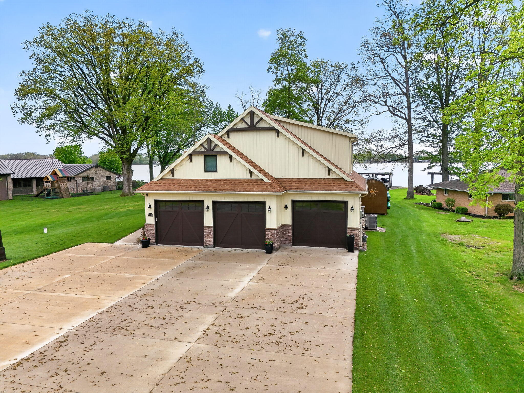 9730 Lakeshore Drive, Huntsville, Ohio 43324