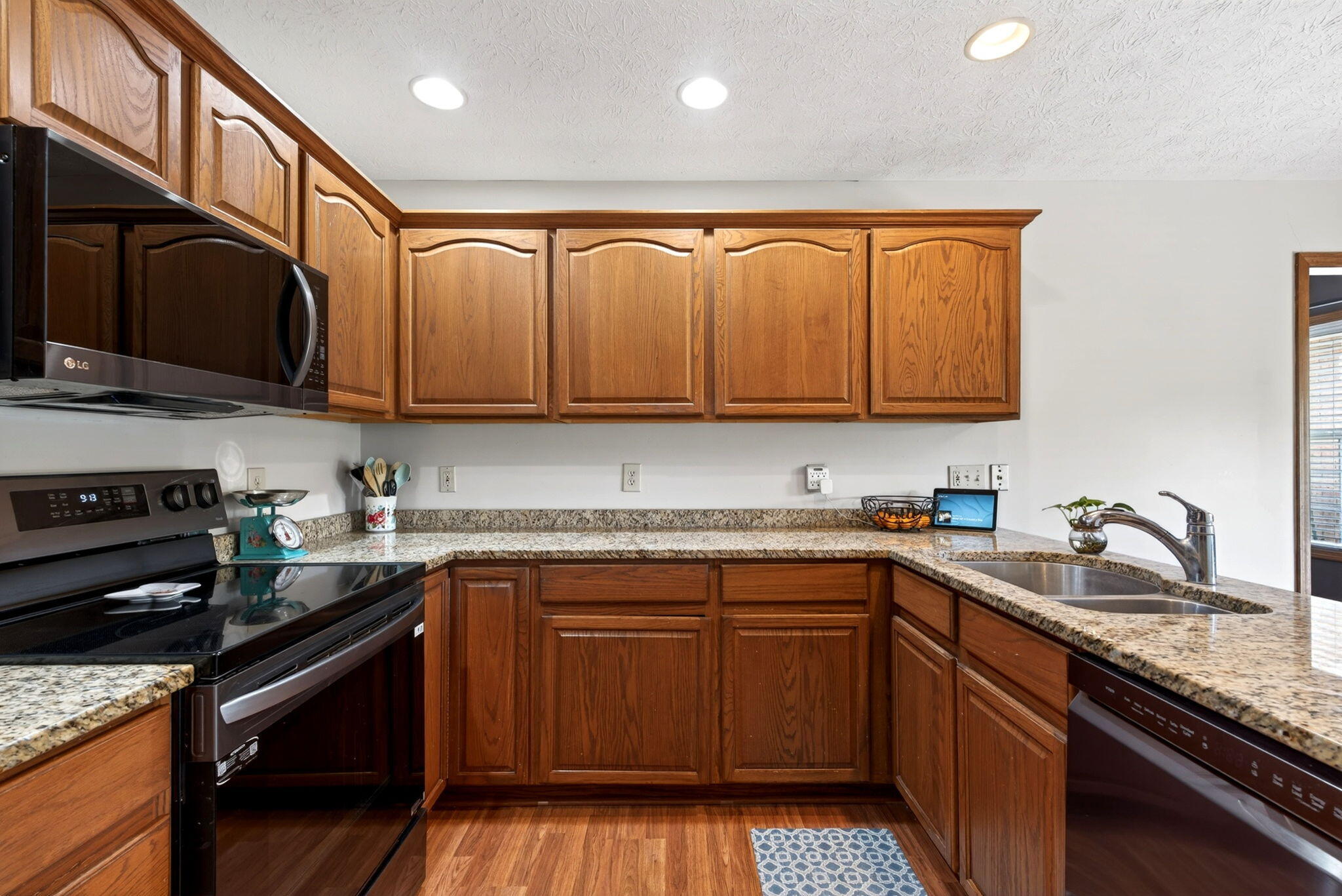 4996 Shannon Avenue, Springfield, Ohio 45504