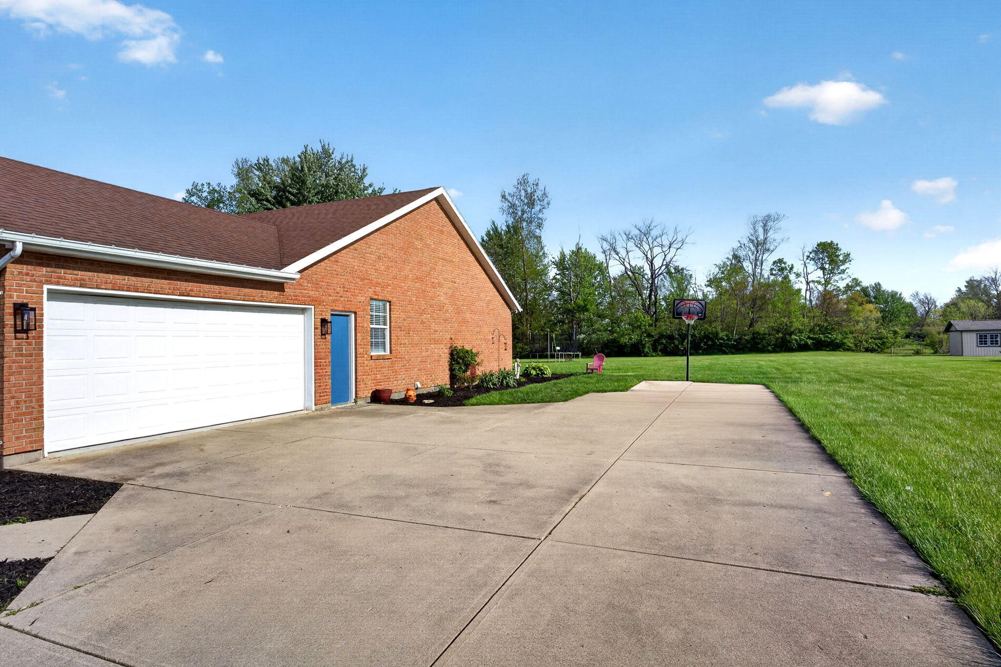 4996 Shannon Avenue, Springfield, Ohio 45504