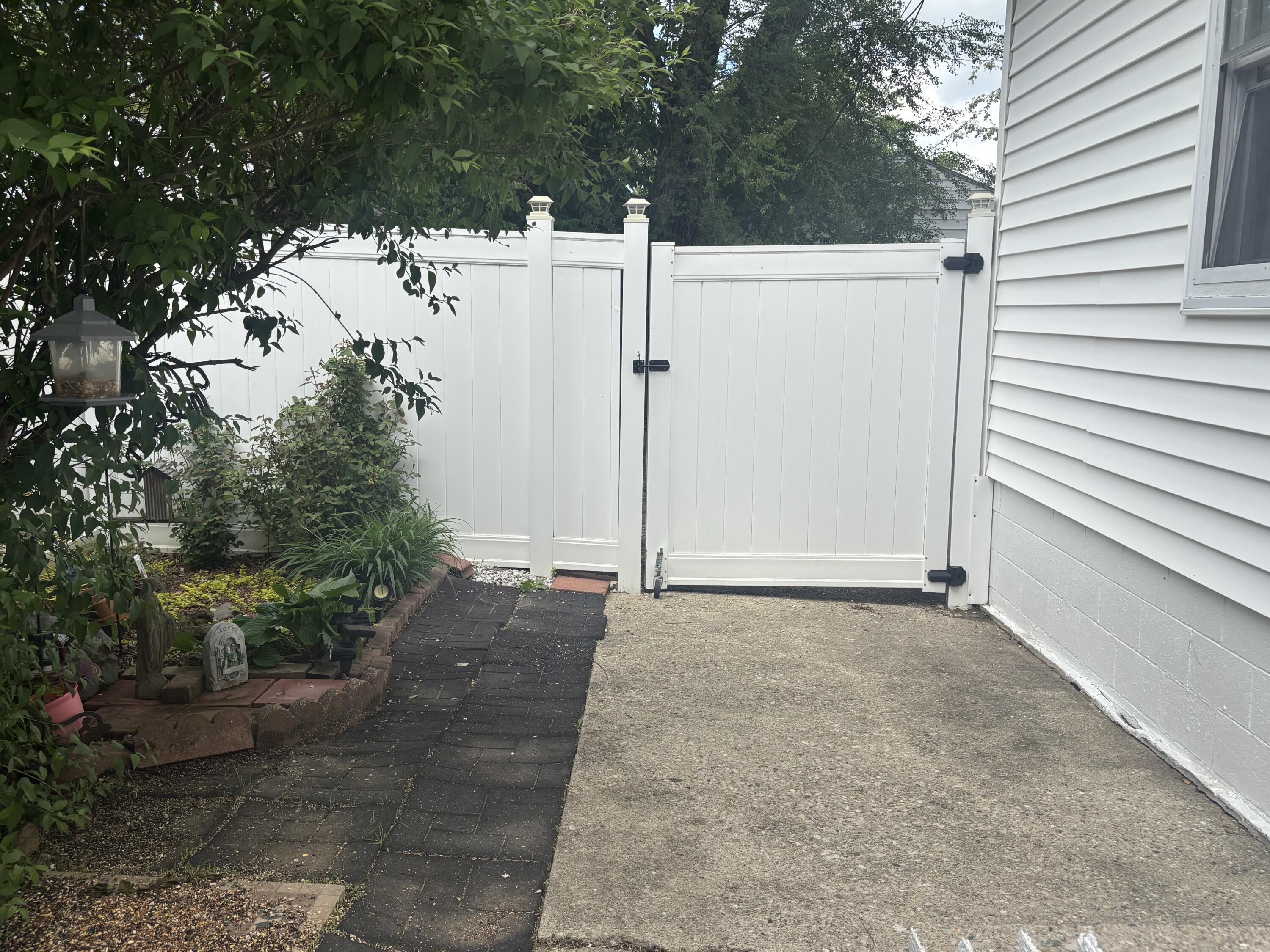 150 Kensington Place, Springfield, Ohio 45504