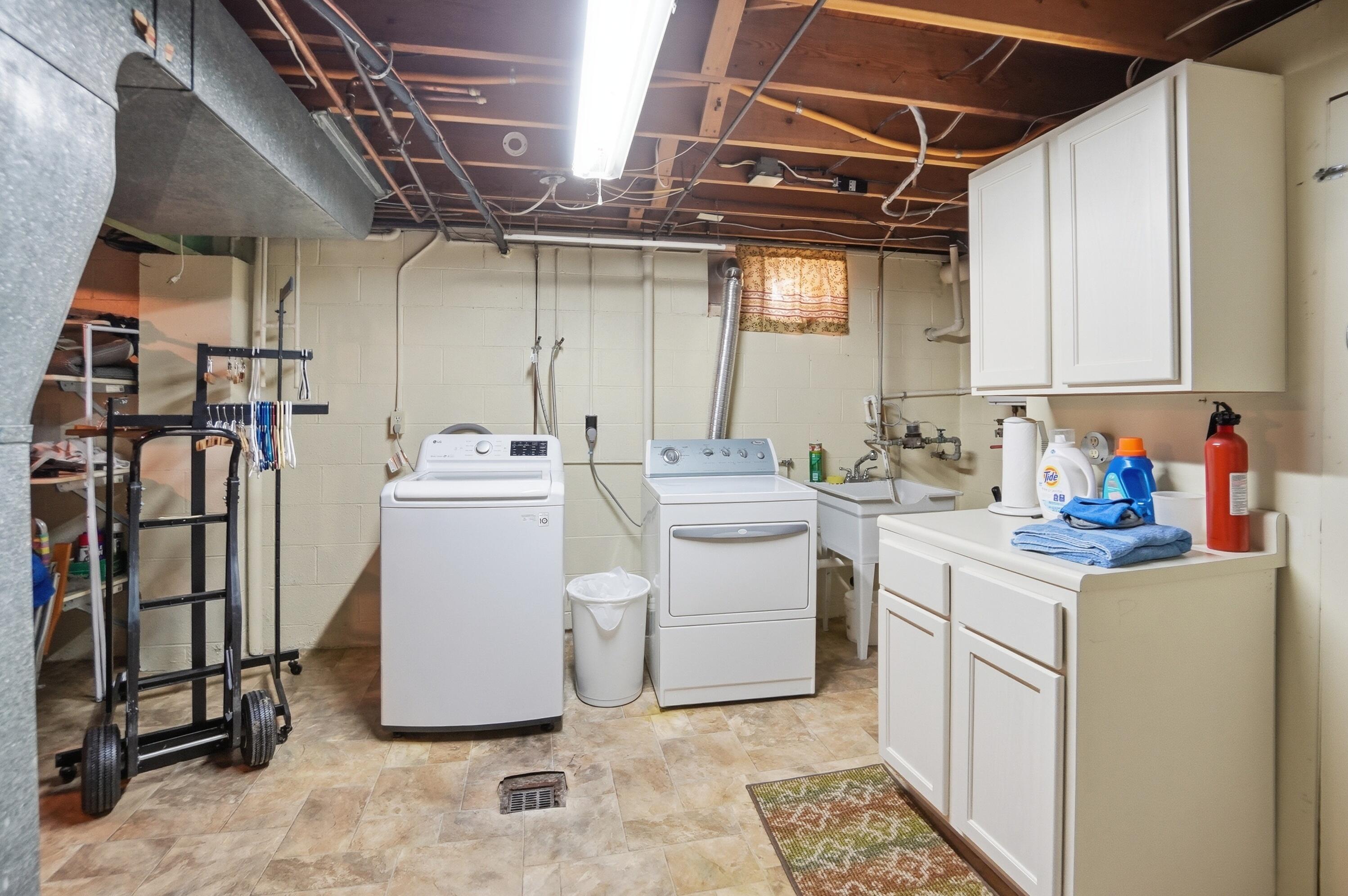 2516 Rebecca Drive, Springfield, Ohio 45503