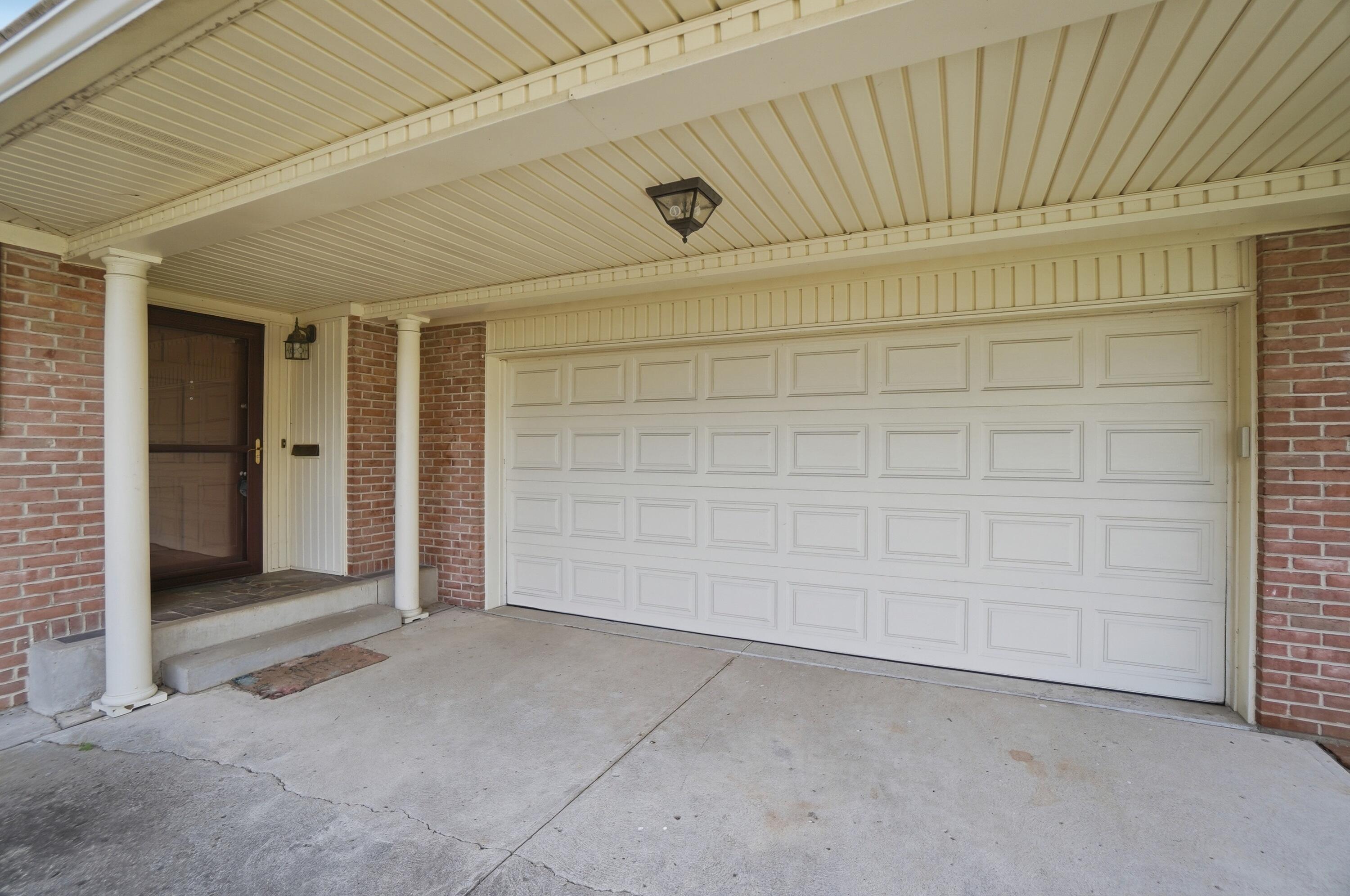 2516 Rebecca Drive, Springfield, Ohio 45503