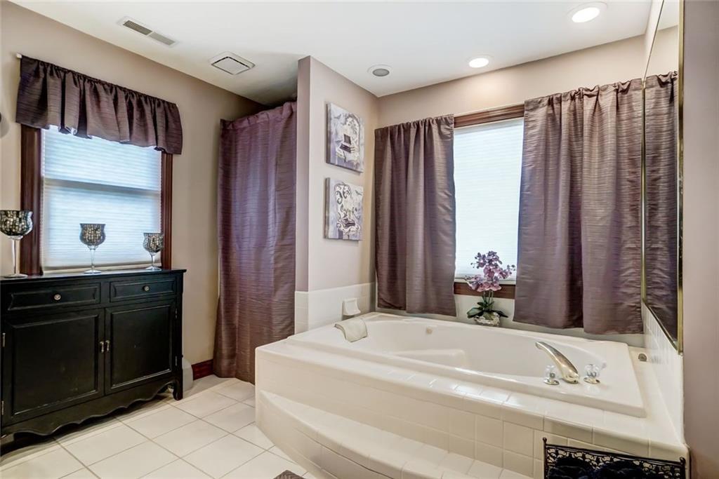 4185 Stone Bridge Drive, Springfield, Ohio 45504