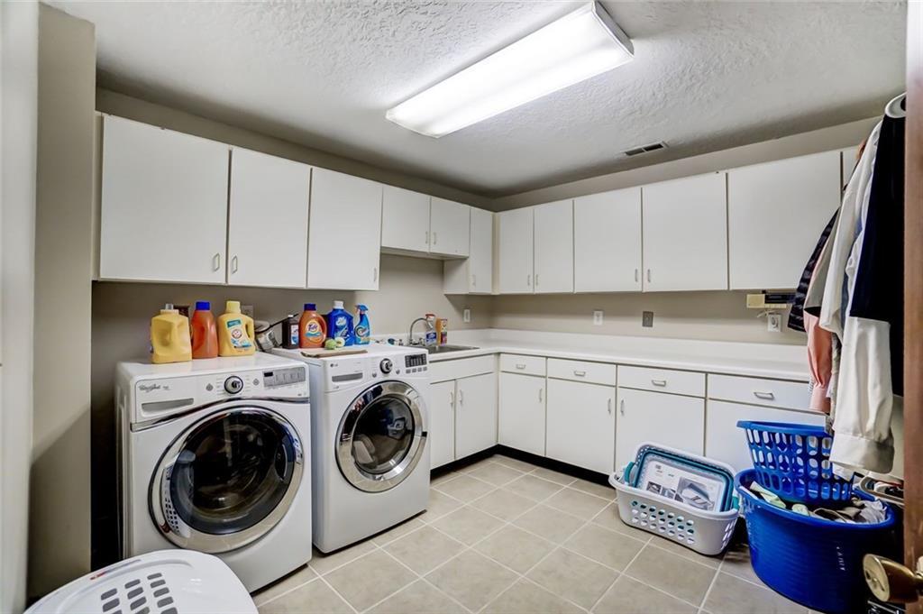 4185 Stone Bridge Drive, Springfield, Ohio 45504