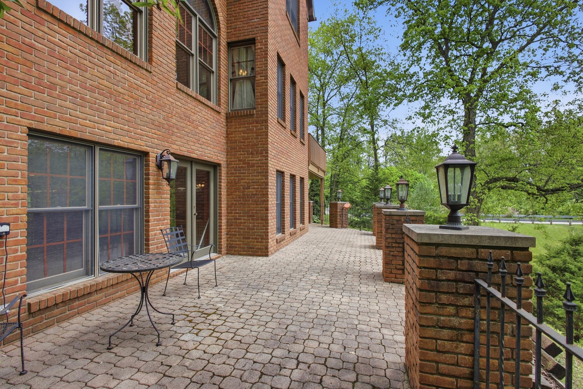 4185 Stone Bridge Drive, Springfield, Ohio 45504