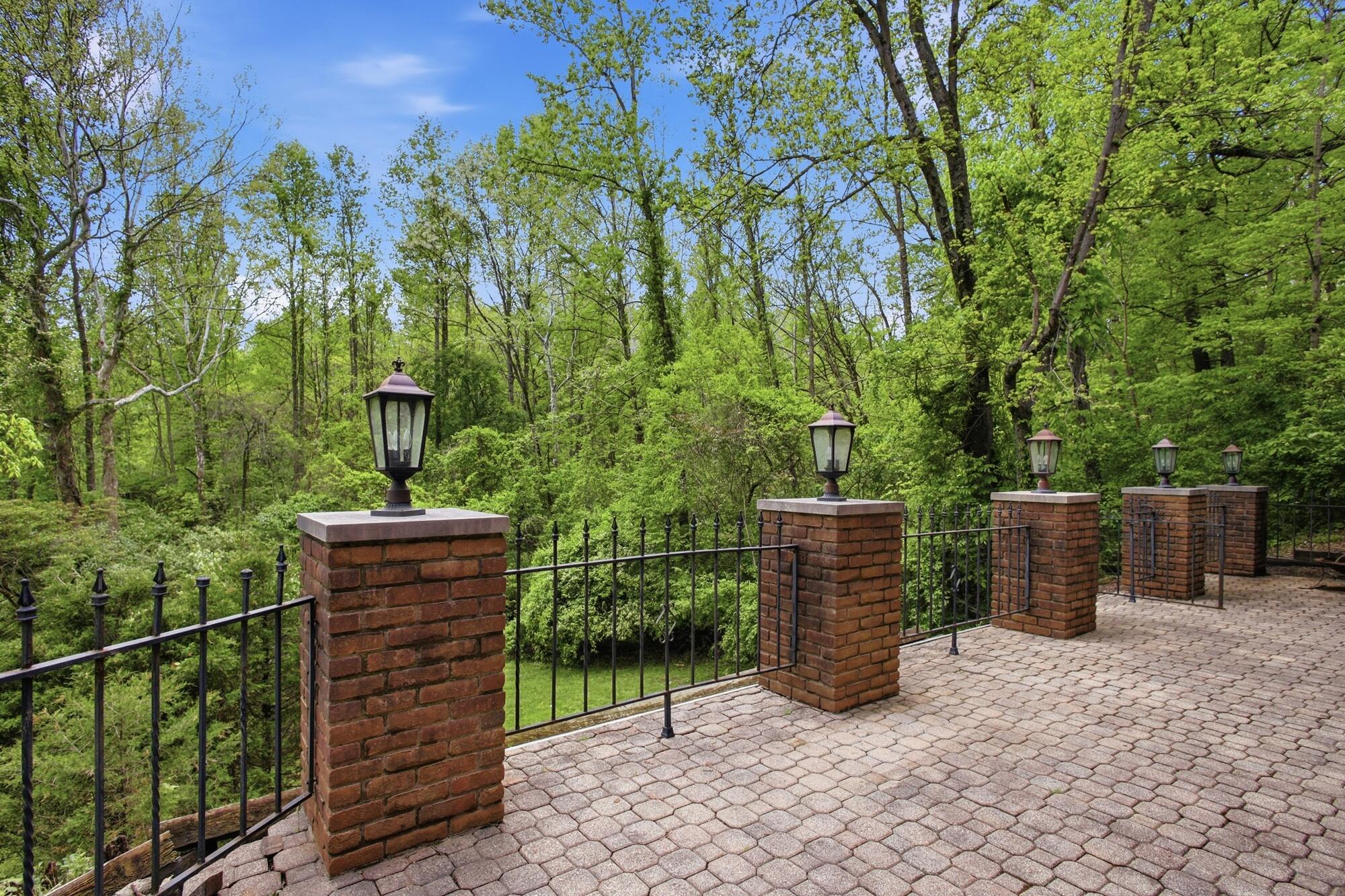 4185 Stone Bridge Drive, Springfield, Ohio 45504