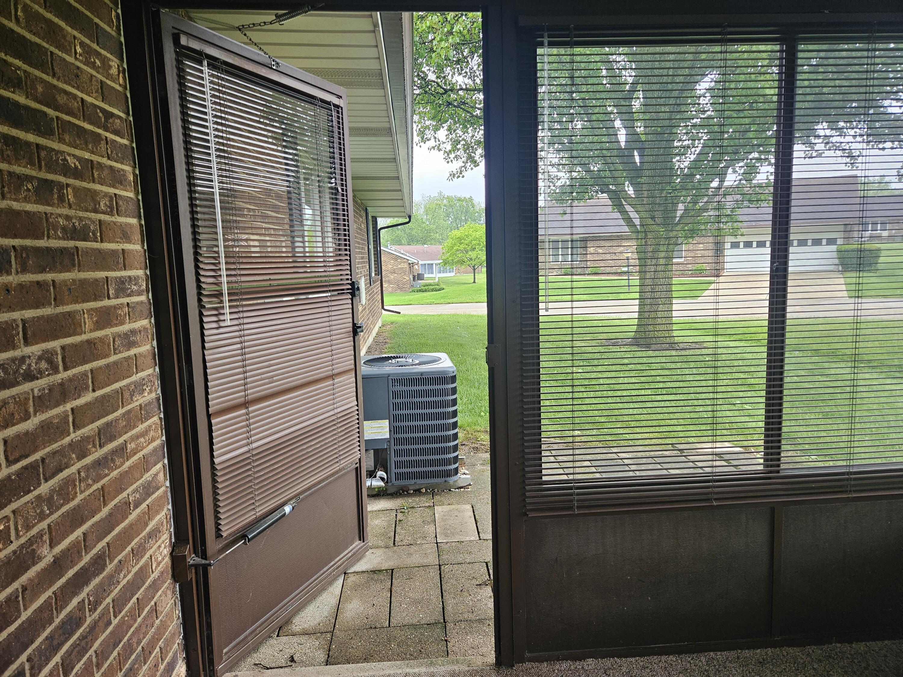 1141 Brixton Drive, Springfield, Ohio 45503