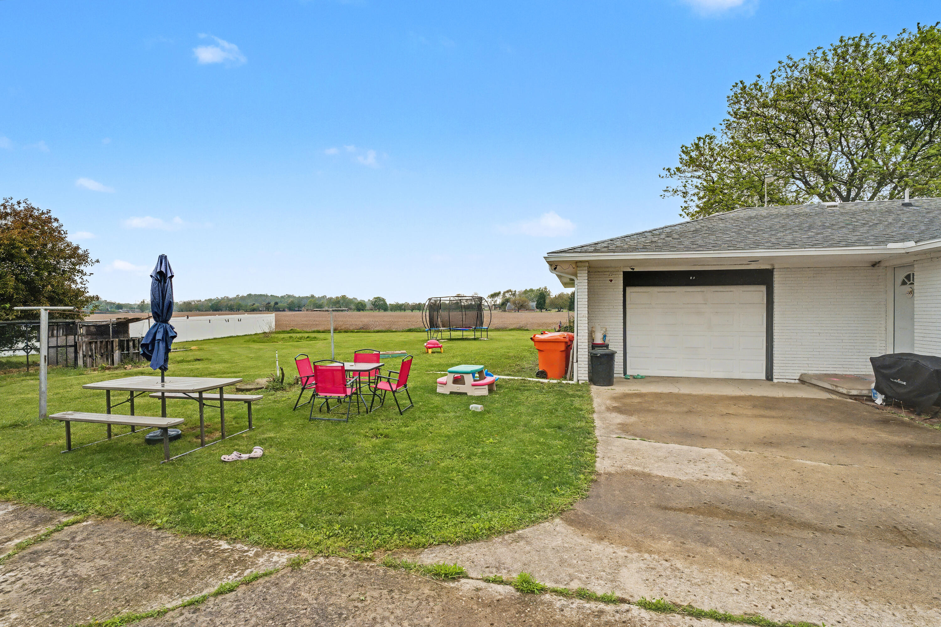 5235 Middle Urbana Road, Springfield, Ohio 45502