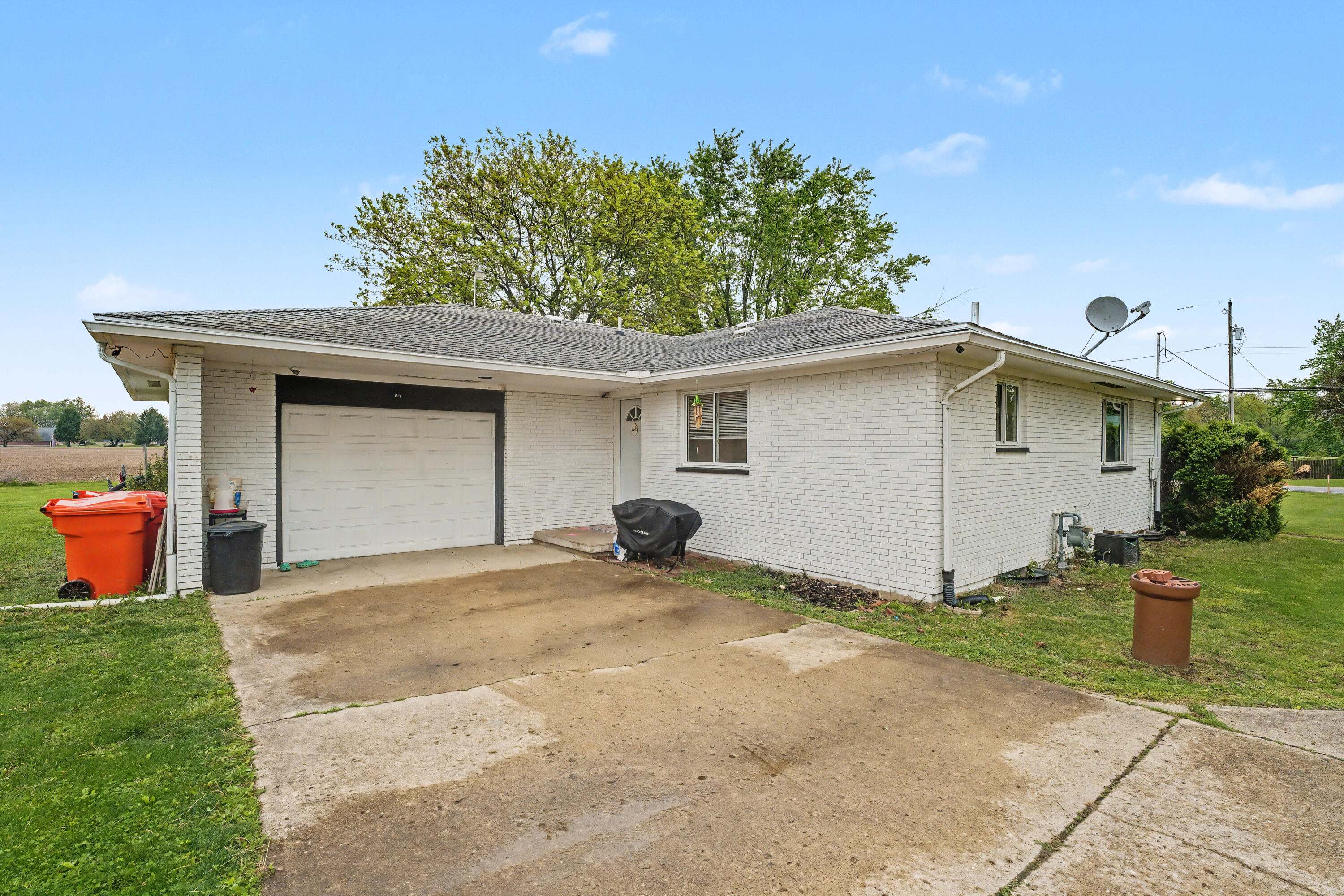 5235 Middle Urbana Road, Springfield, Ohio 45502