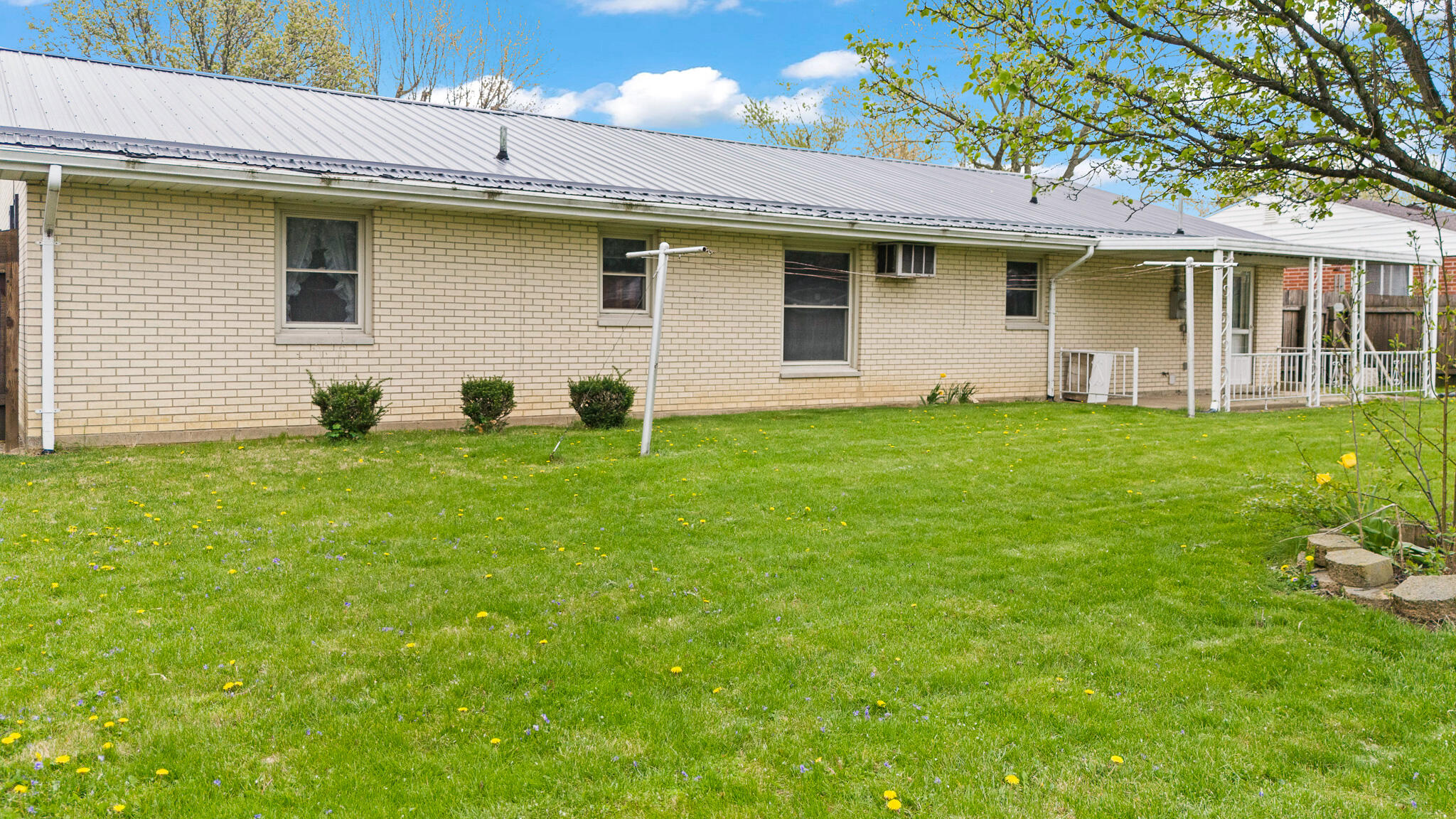 1344 Oaktree Drive, Greenville, Ohio 45331