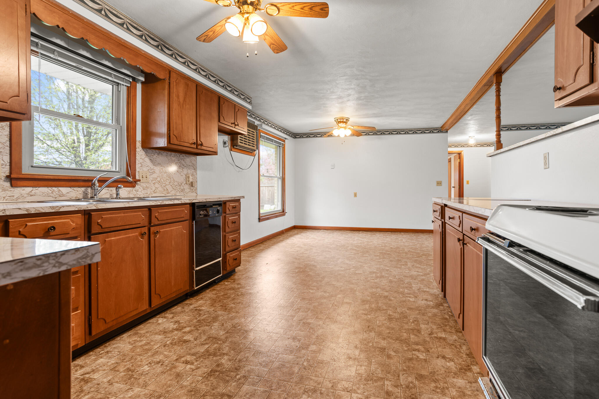 1344 Oaktree Drive, Greenville, Ohio 45331