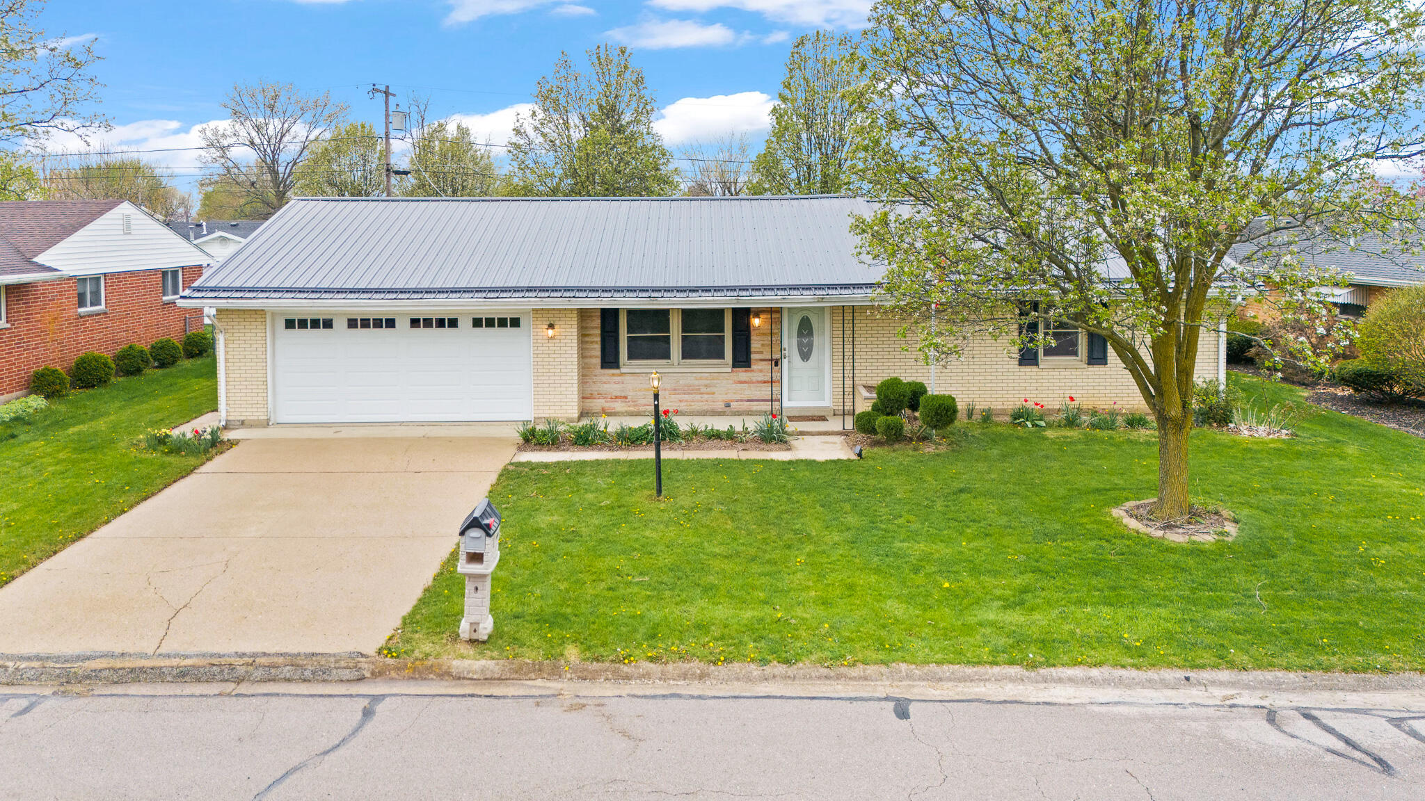 1344 Oaktree Drive, Greenville, Ohio 45331
