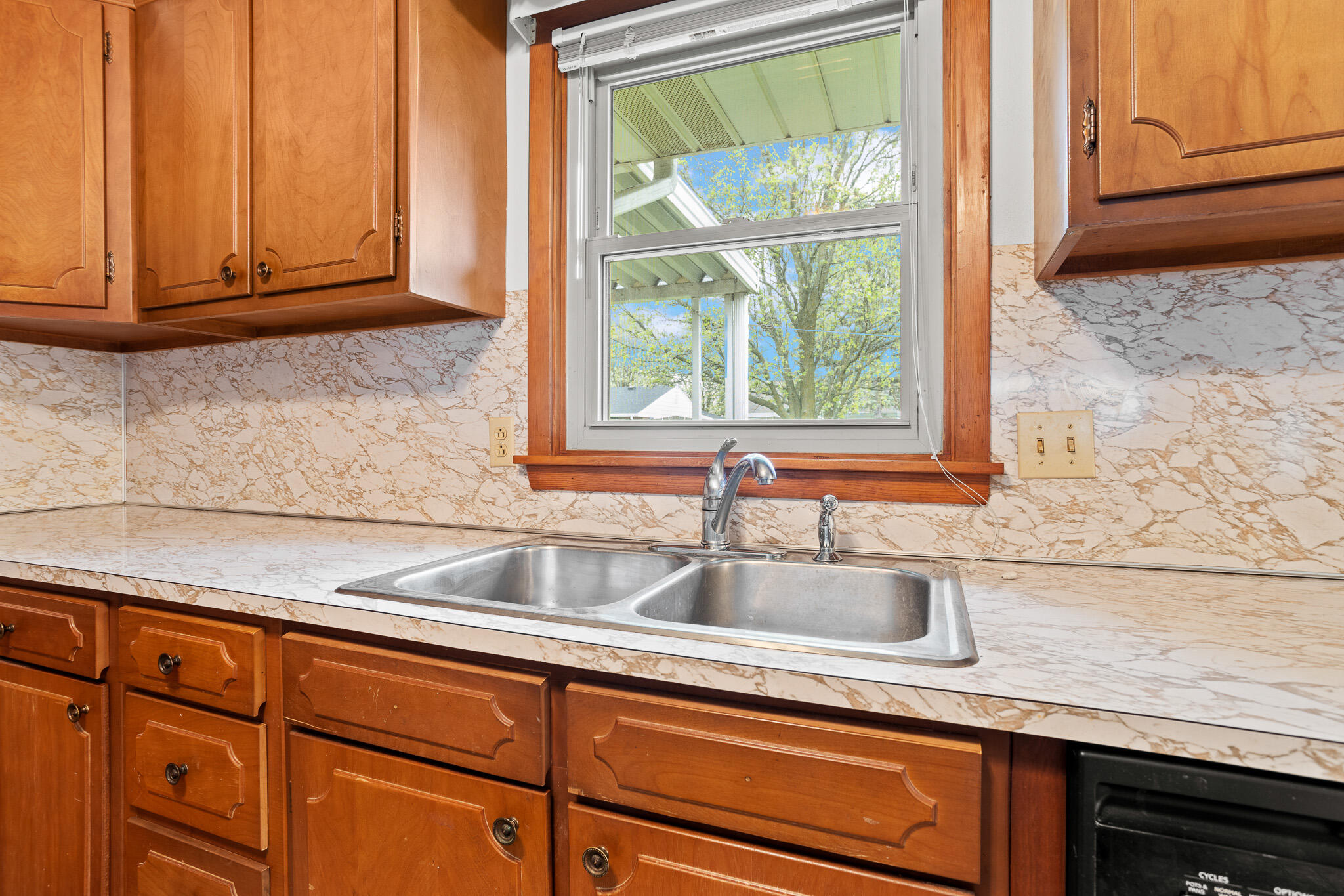 1344 Oaktree Drive, Greenville, Ohio 45331