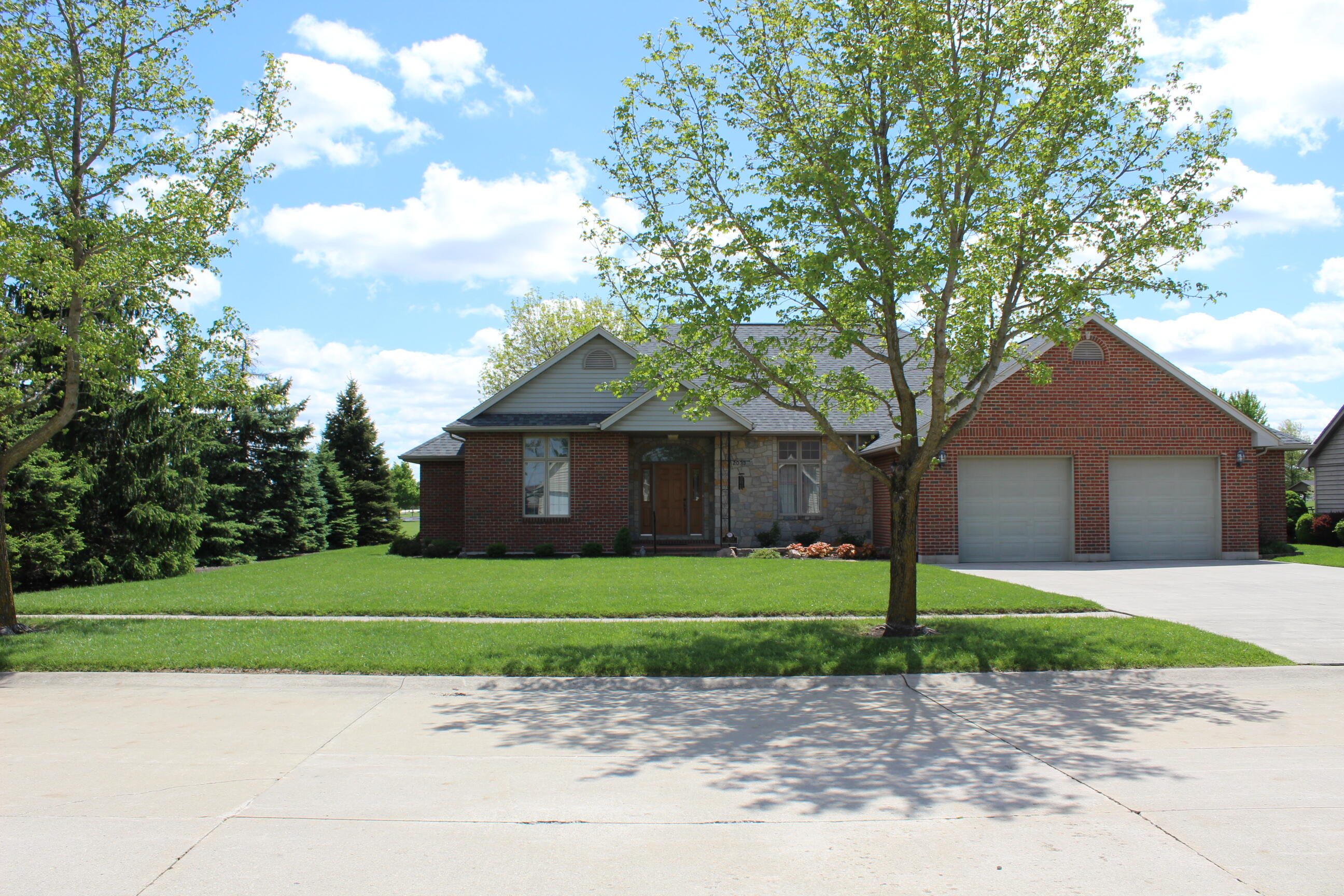 2033 Callaway Court, Versailles, Ohio 45380