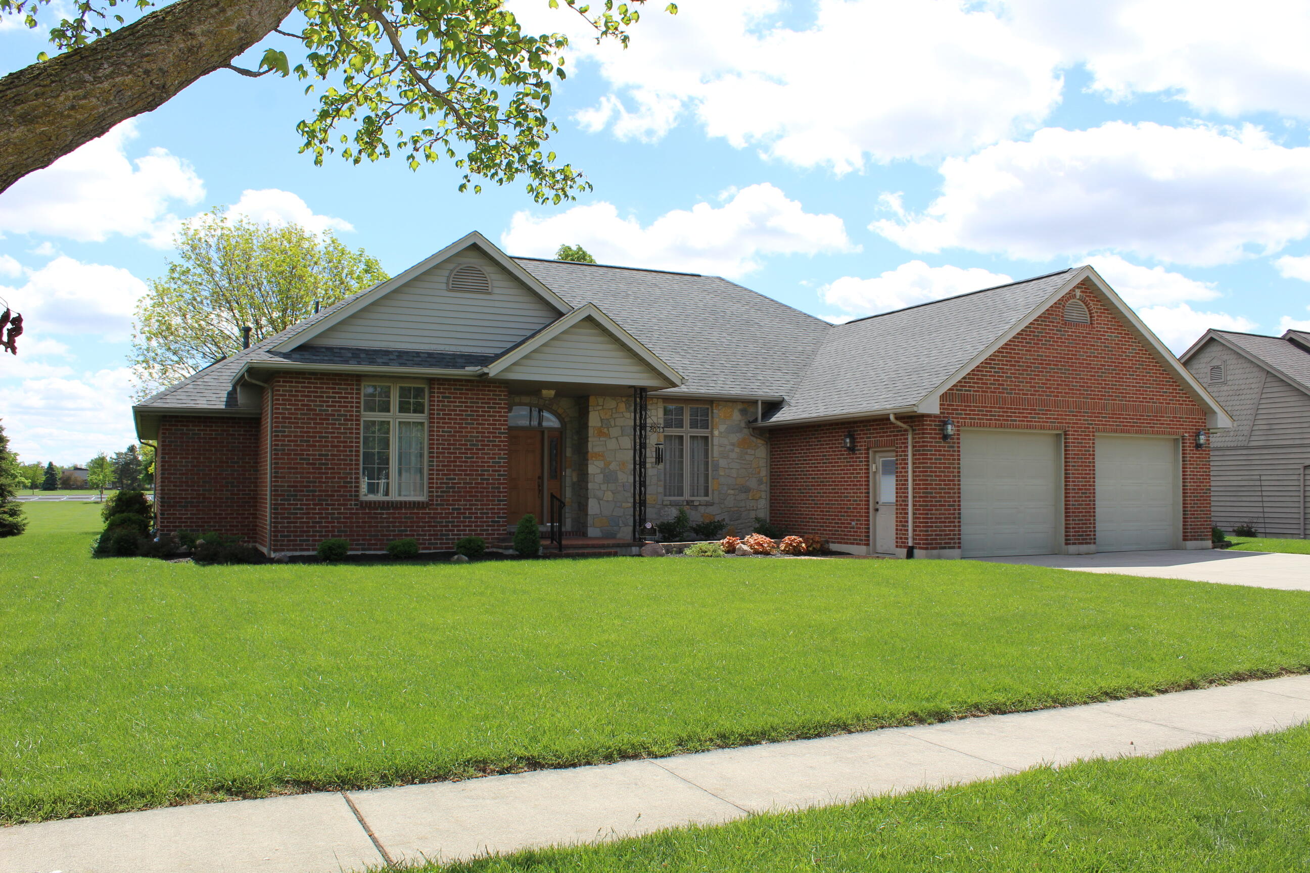 2033 Callaway Court, Versailles, Ohio 45380