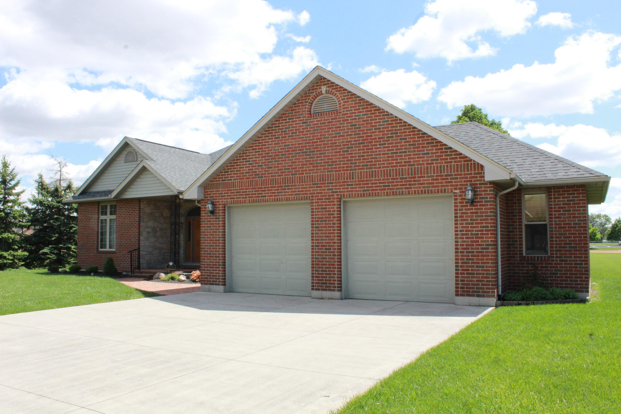 2033 Callaway Court, Versailles, Ohio 45380