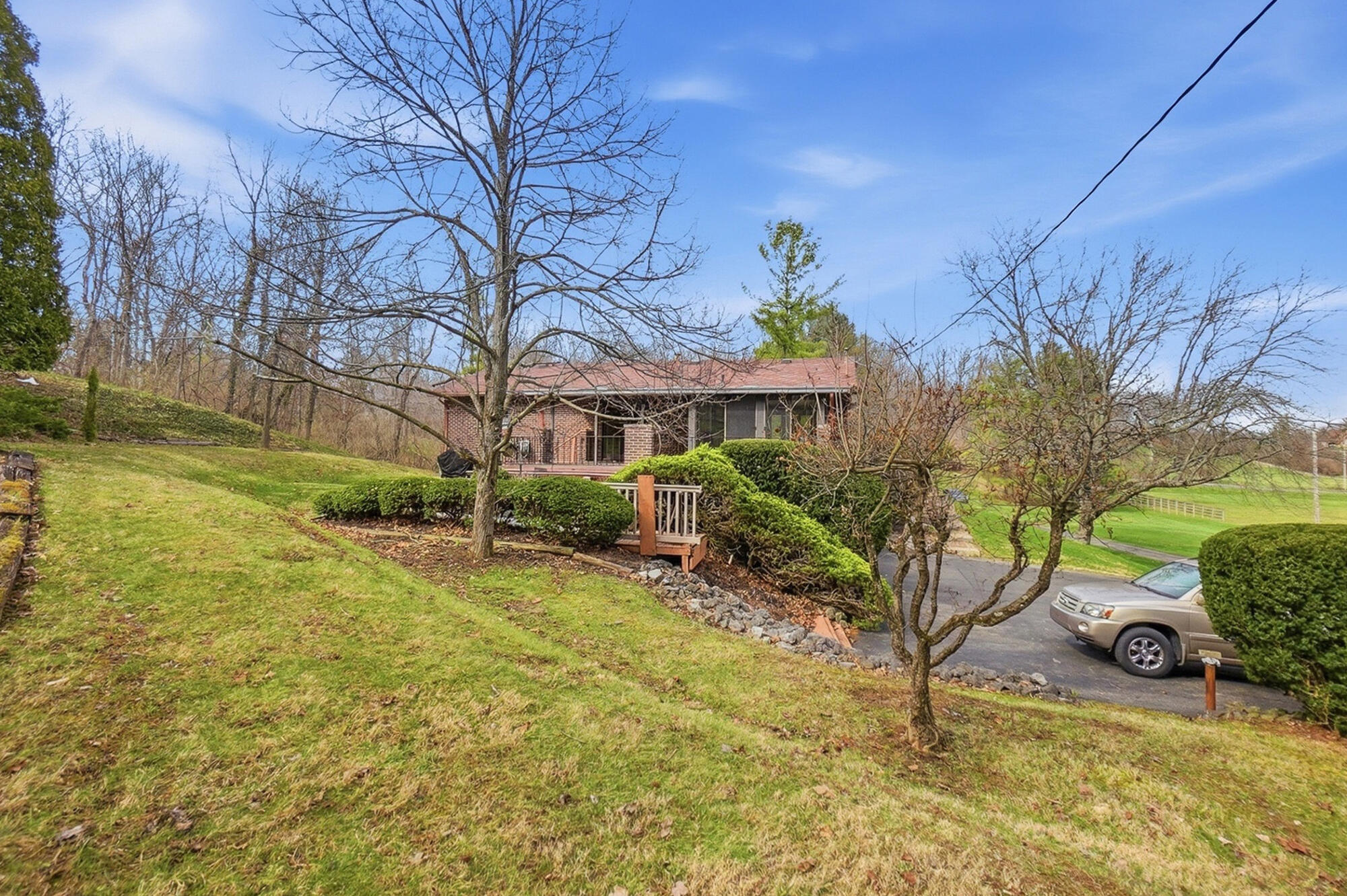 3831 Crescent Hill Road, Springfield, Ohio 45502