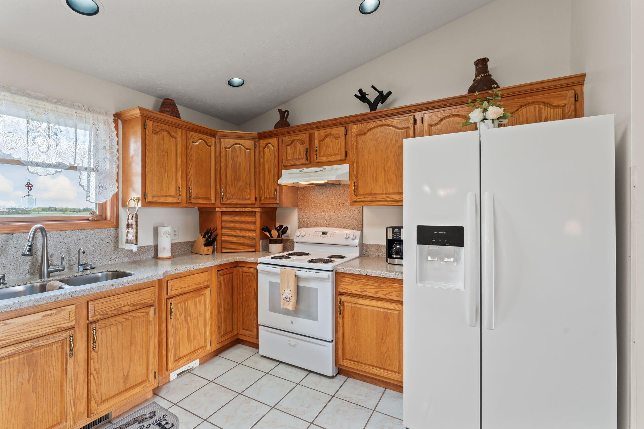 7855 Bradford Bloomer Road, Bradford, Ohio 45308
