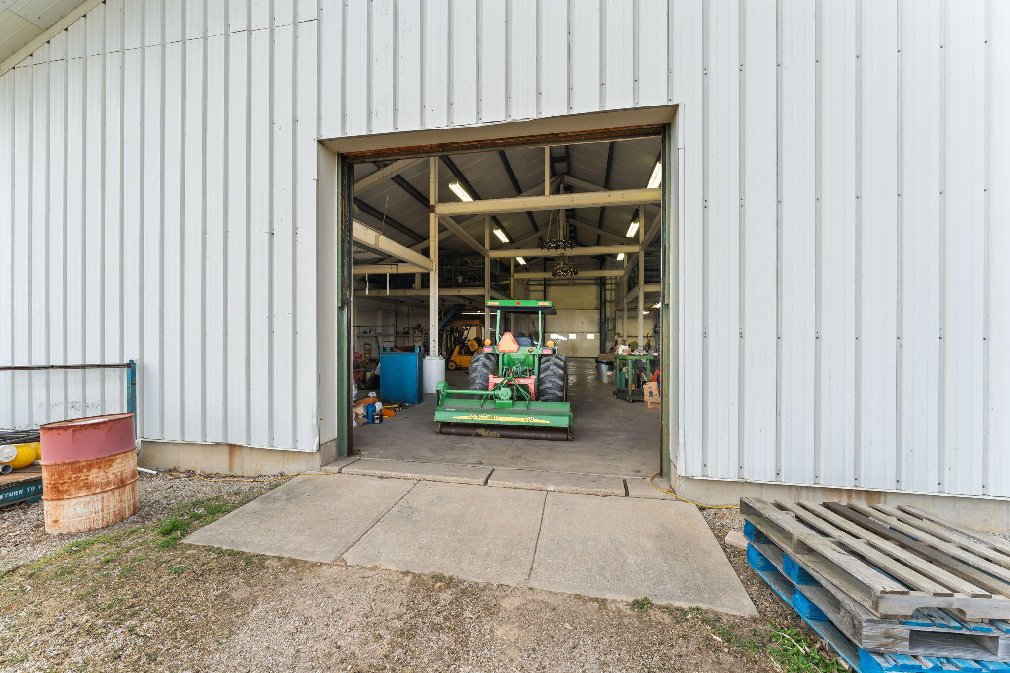 7855 Bradford Bloomer Road, Bradford, Ohio 45308