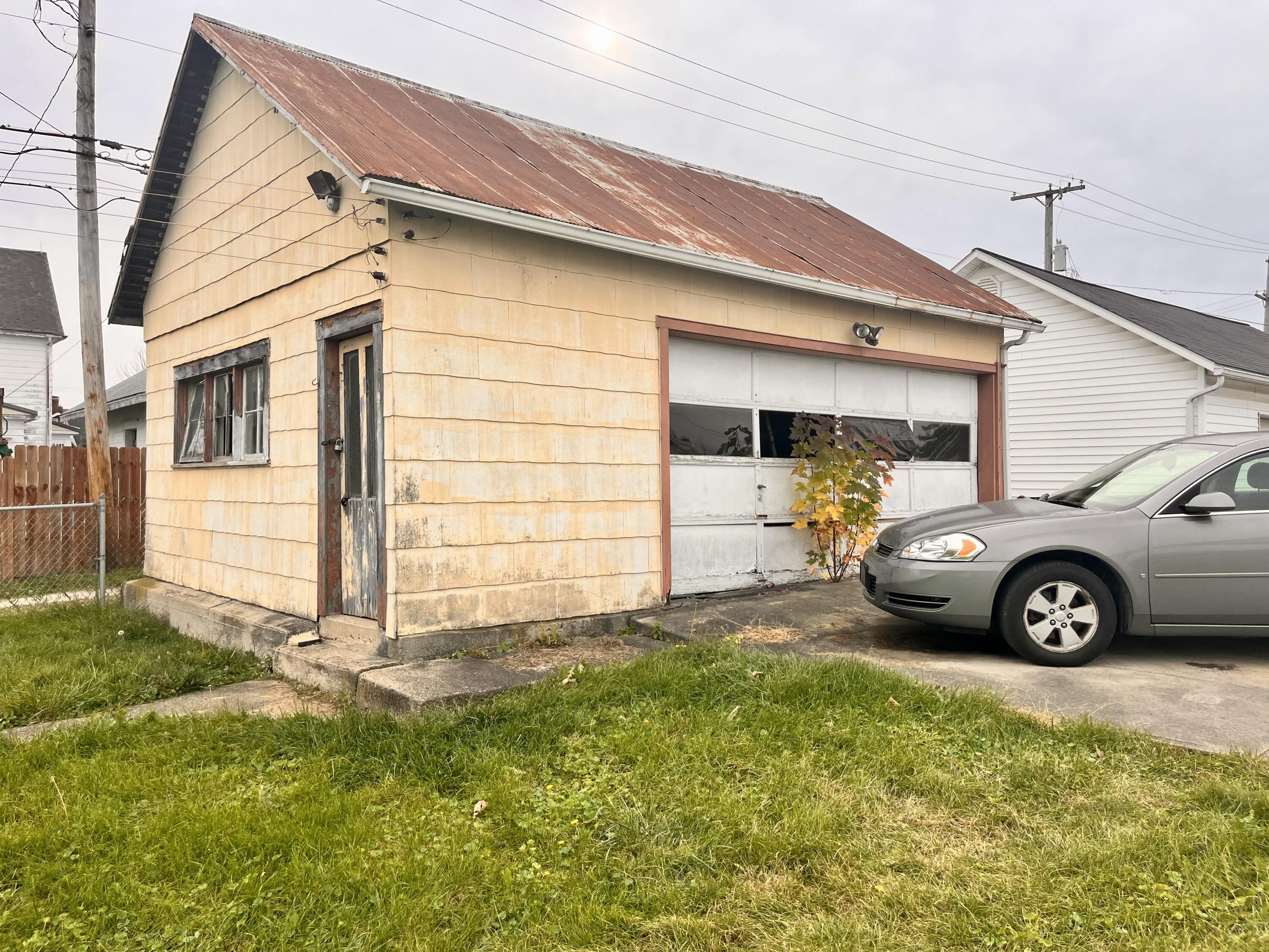 32 East Street, Versailles, Ohio 45380