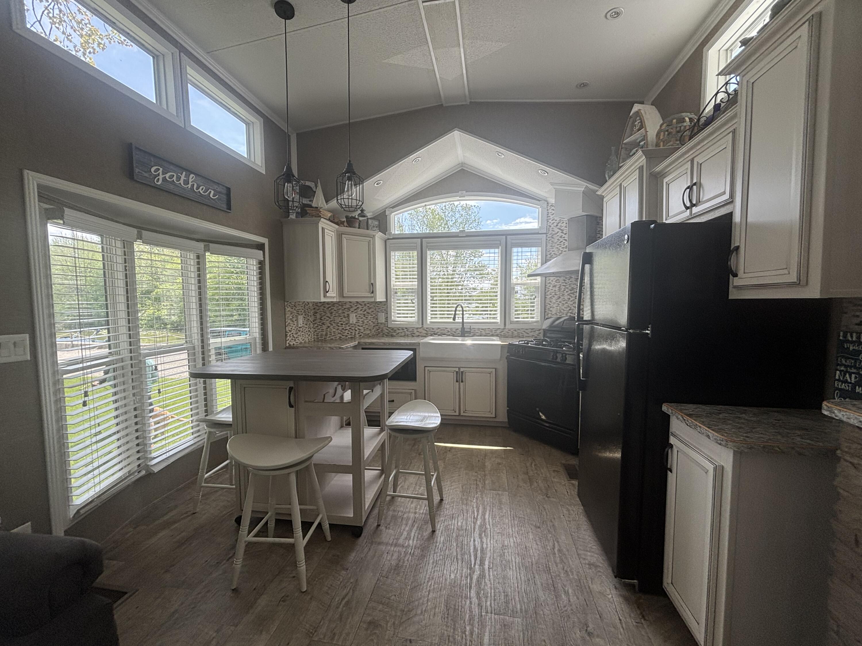 11539 Lake Drive, Lakeview, Ohio 43331