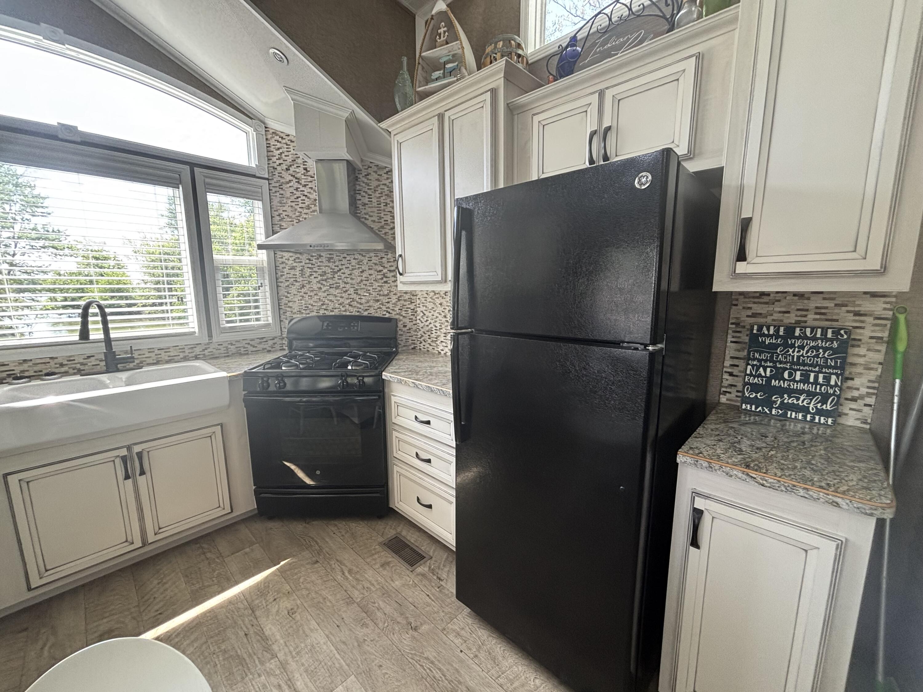 11539 Lake Drive, Lakeview, Ohio 43331