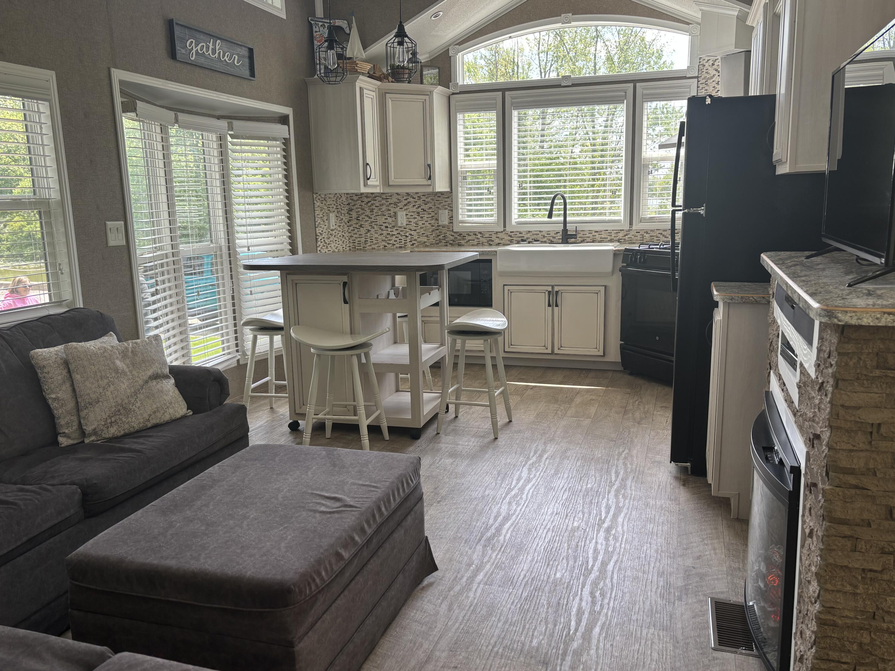11539 Lake Drive, Lakeview, Ohio 43331