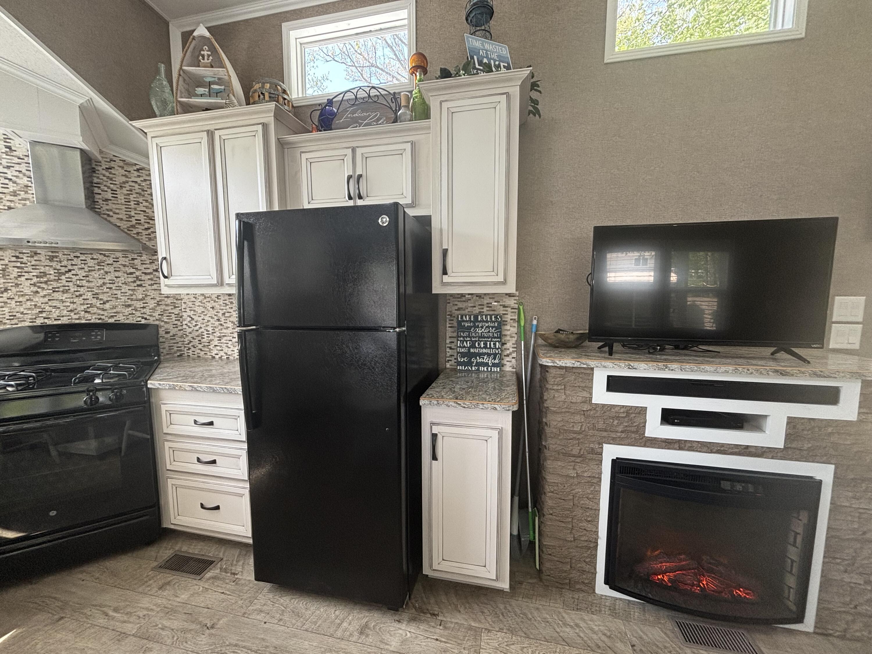 11539 Lake Drive, Lakeview, Ohio 43331