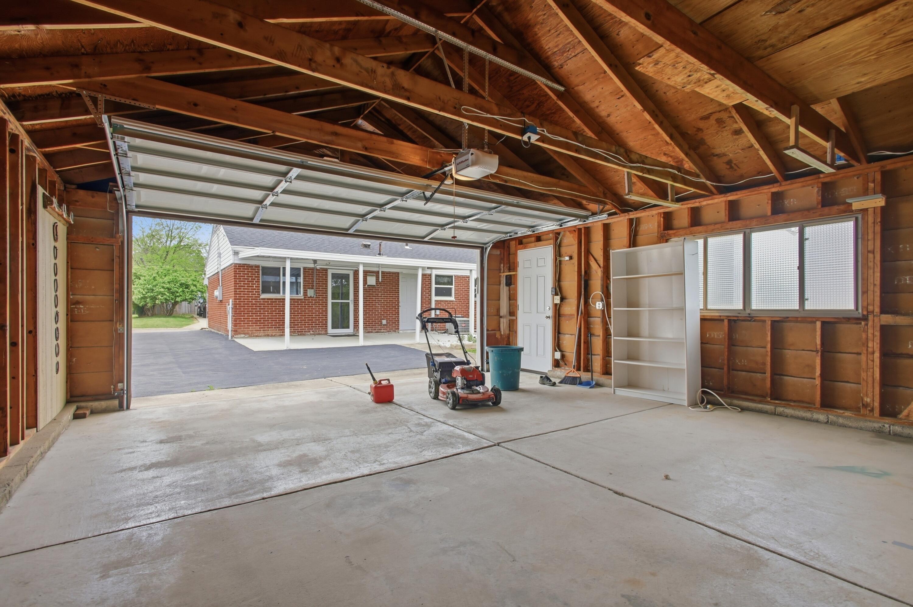 60 Quinby Lane, Dayton, Ohio 45432
