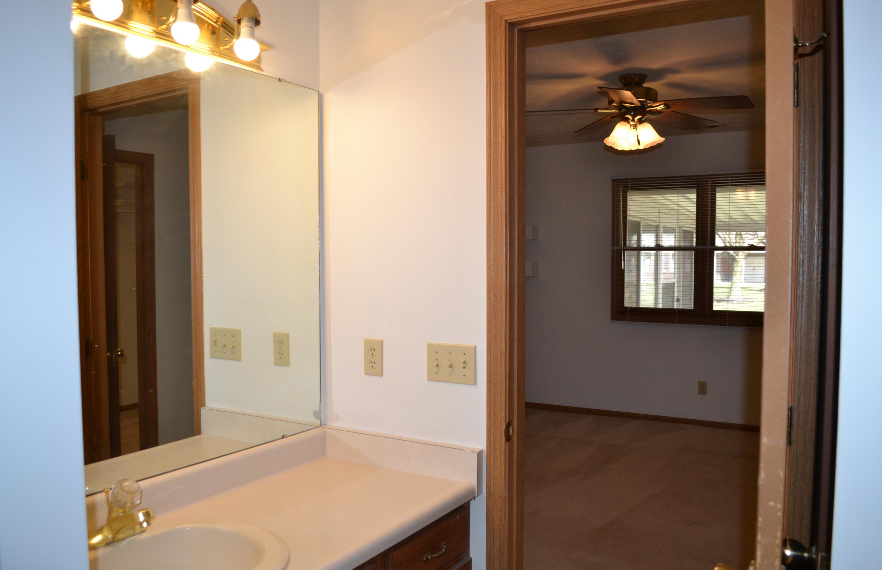 5866 Oldham Drive, Springfield, Ohio 45503