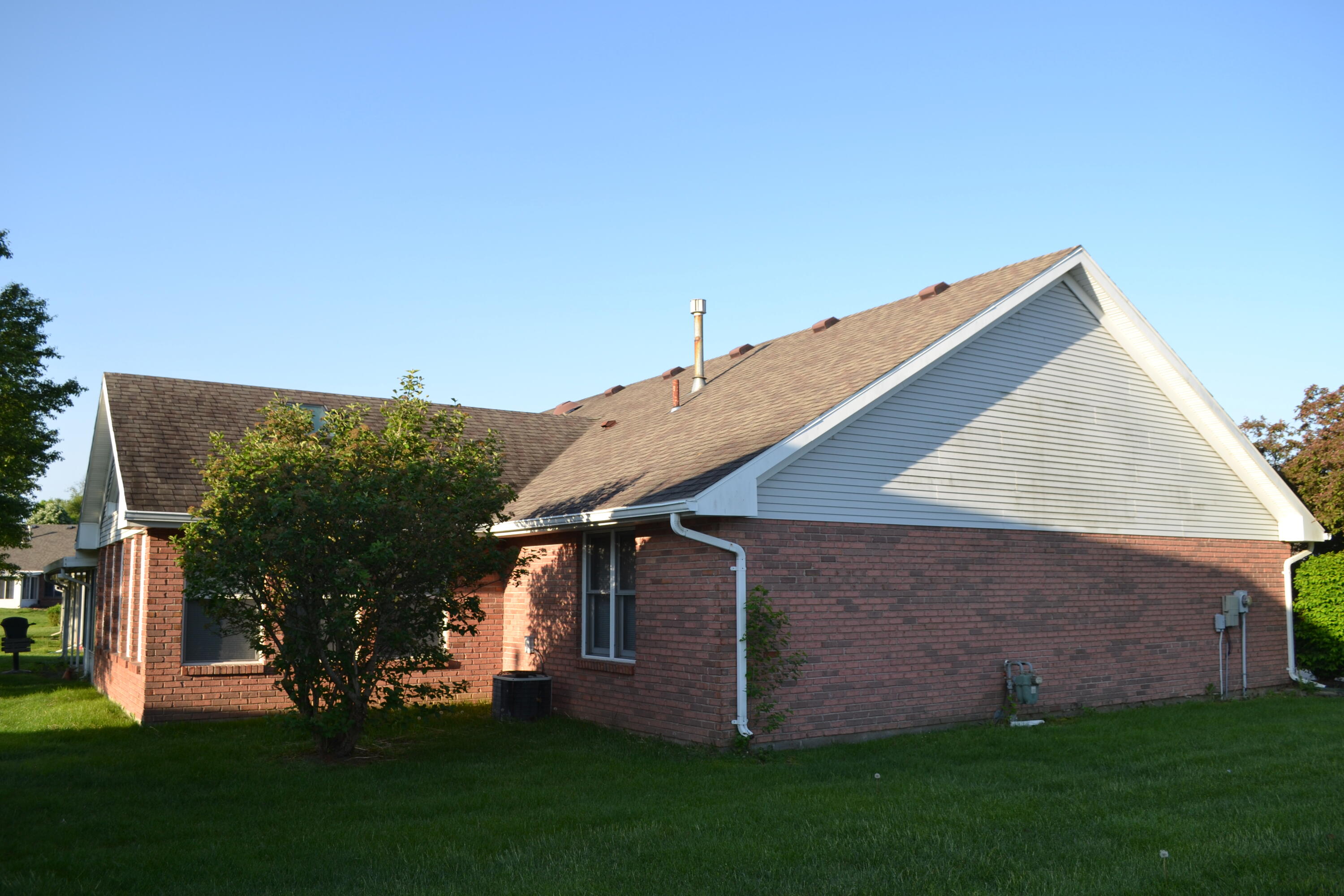 5866 Oldham Drive, Springfield, Ohio 45503