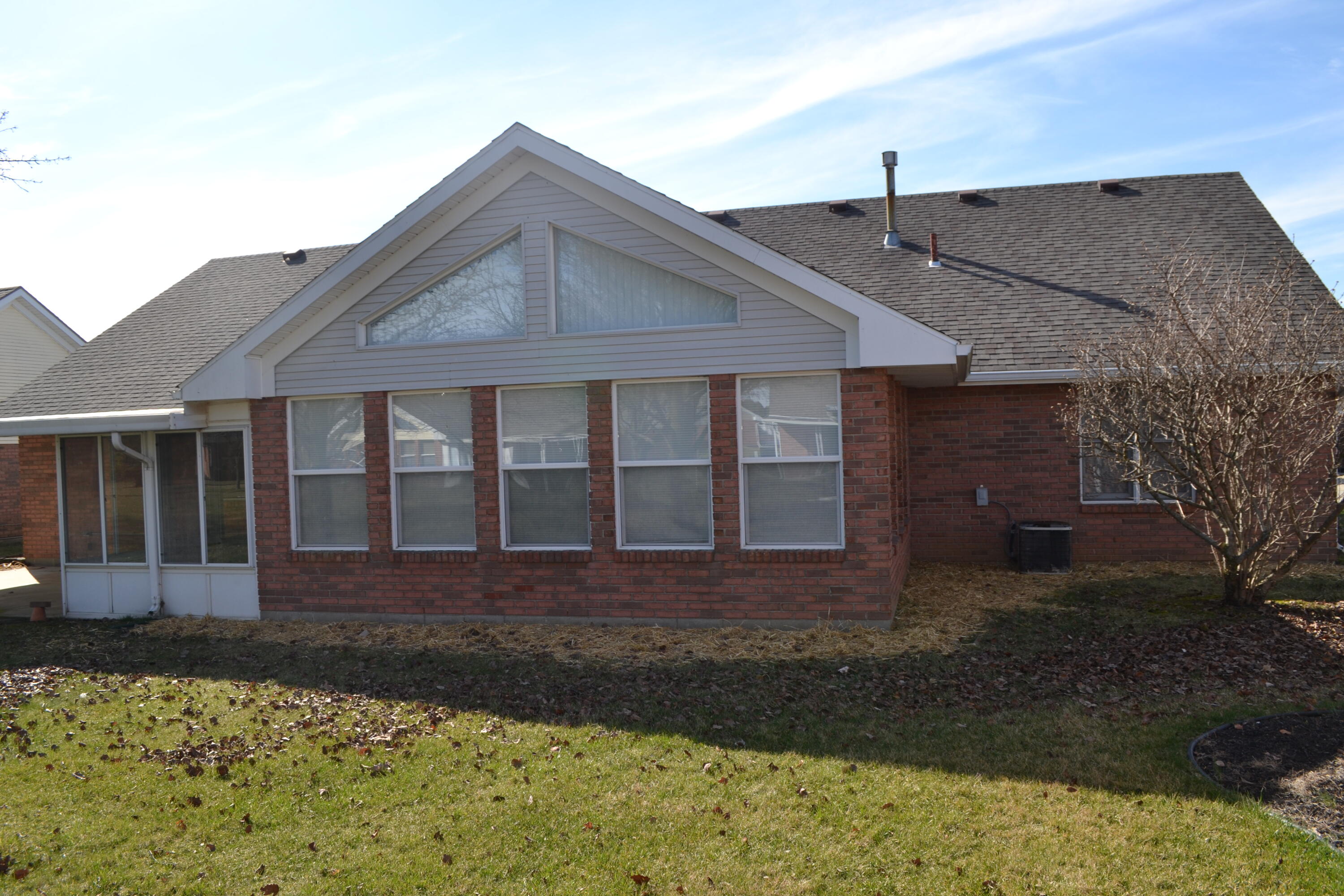 5866 Oldham Drive, Springfield, Ohio 45503
