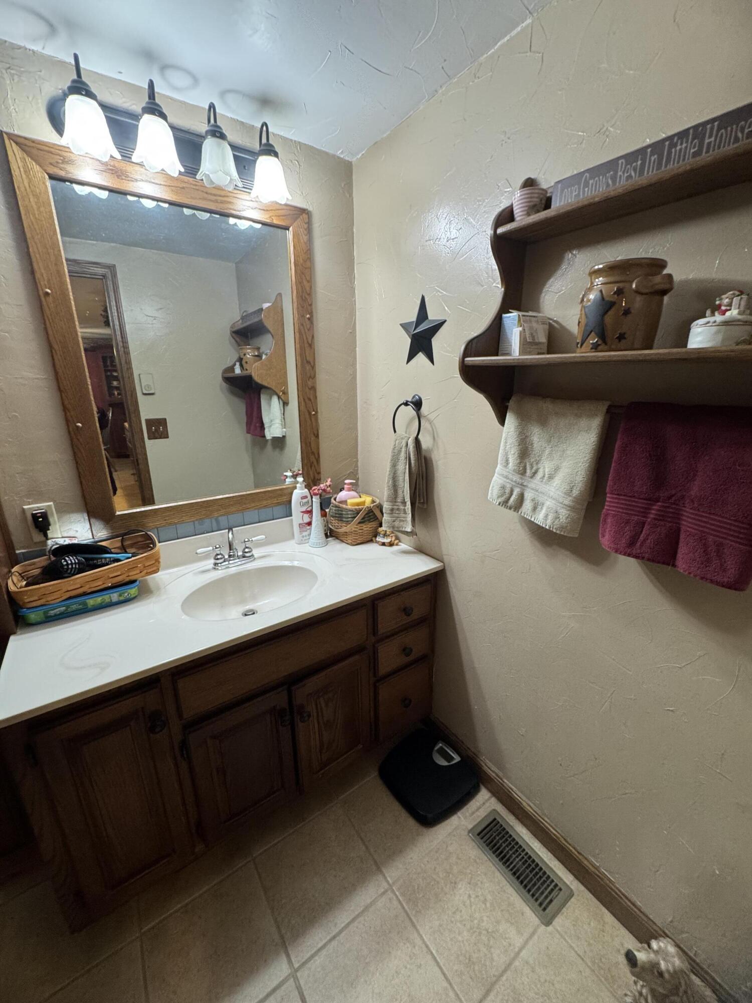 208 Lincoln Drive, Celina, Ohio 45822