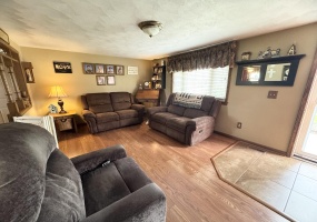208 Lincoln Drive, Celina, Ohio 45822, 3 Bedrooms Bedrooms, ,2 BathroomsBathrooms,Residential,For Sale,Lincoln,1045407