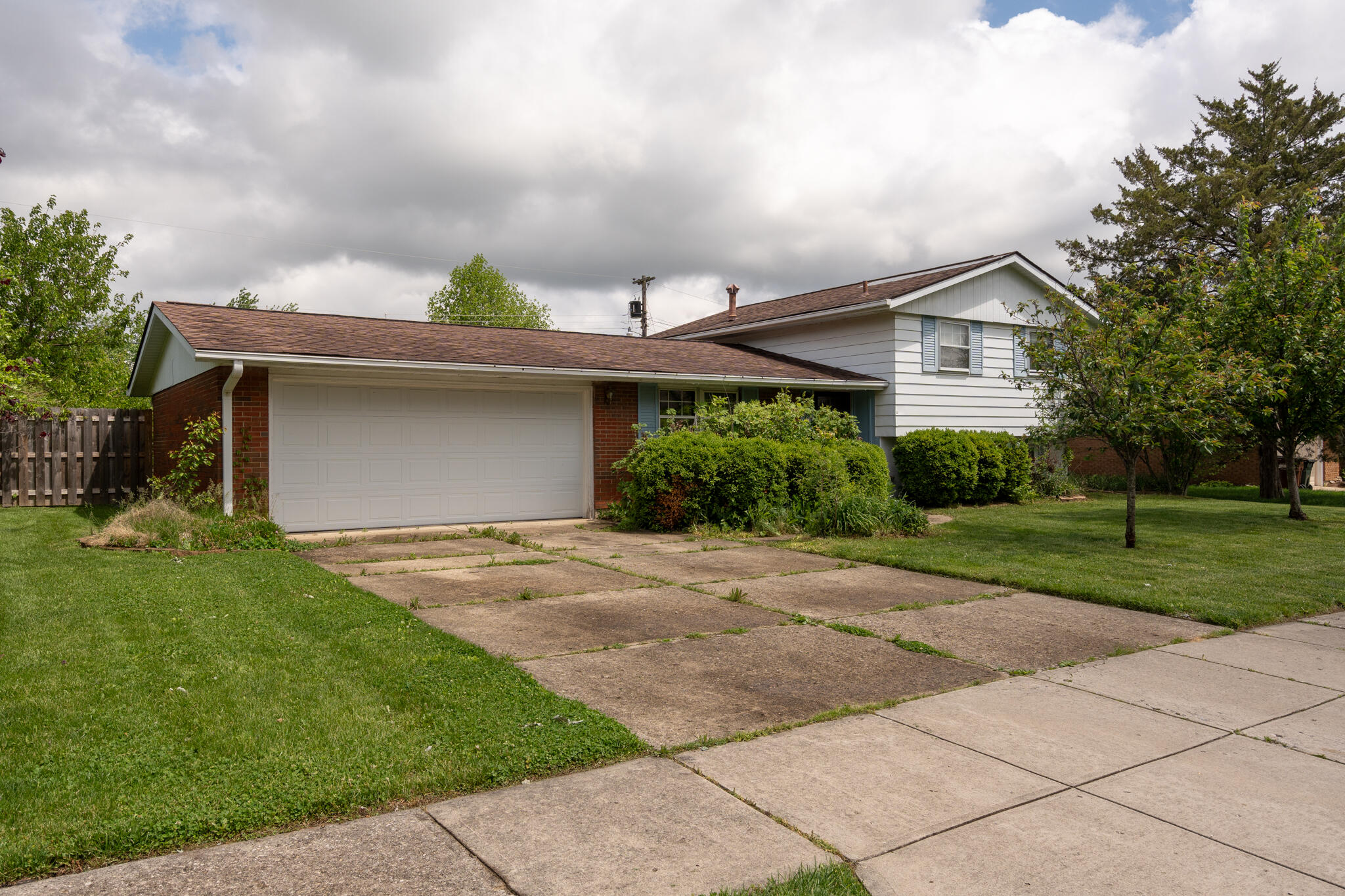 281 Fairway Drive, Fairborn, Ohio 45324