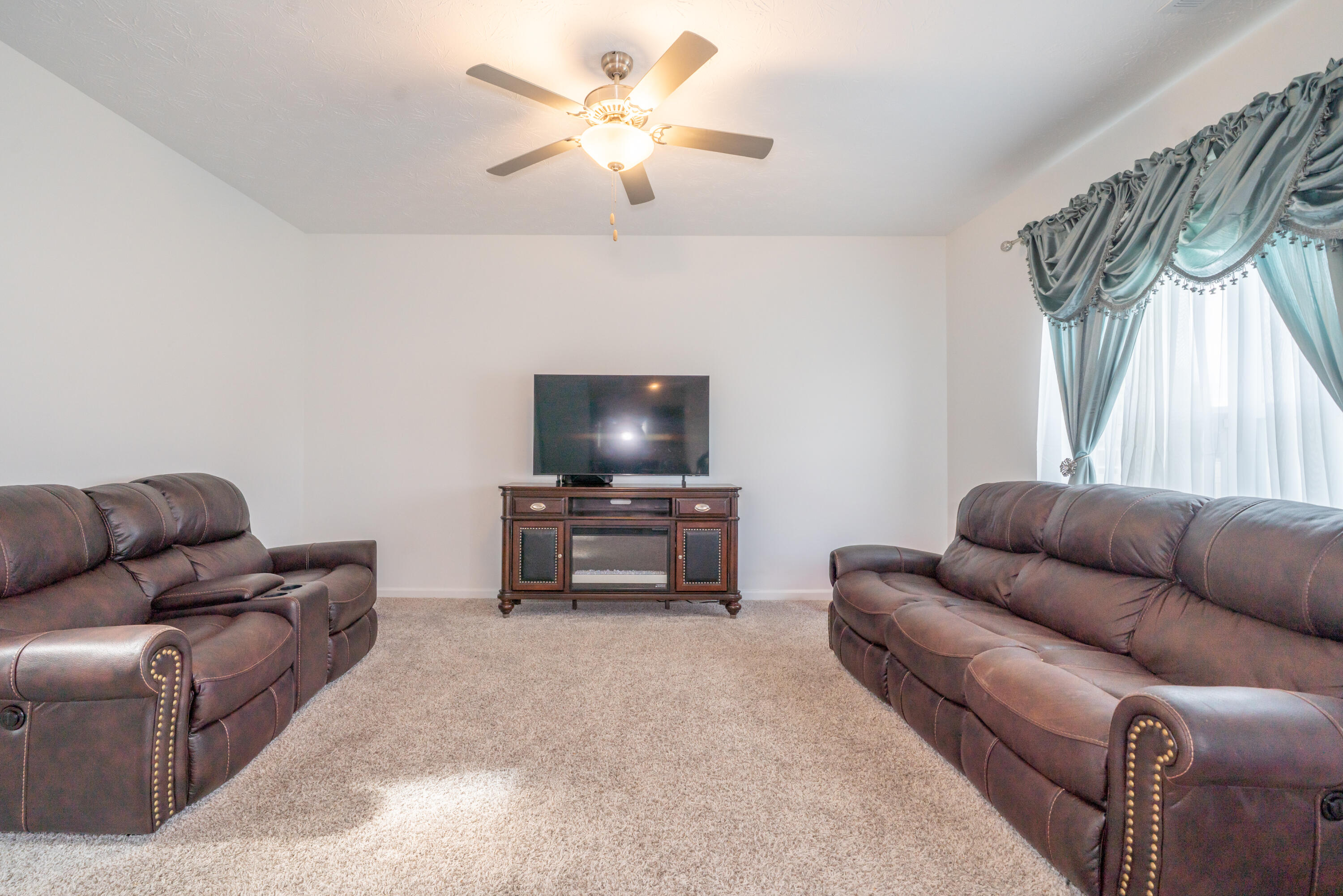 196 Riesling Drive, Englewood, Ohio 45322