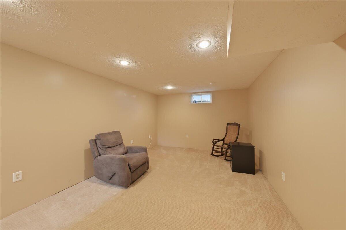 1612 Victory Drive, Springfield, Ohio 45505