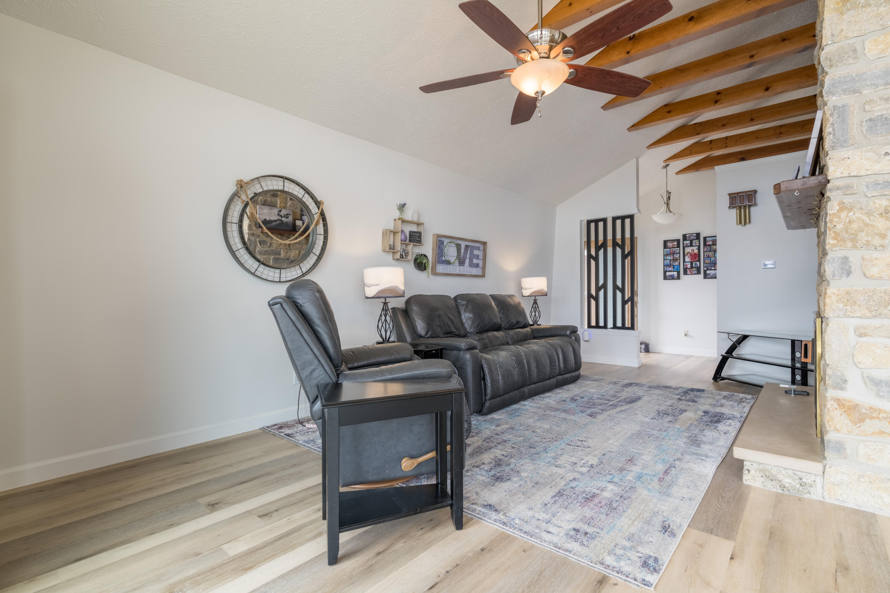 9072 Hickory Lane, Huntsville, Ohio 43324