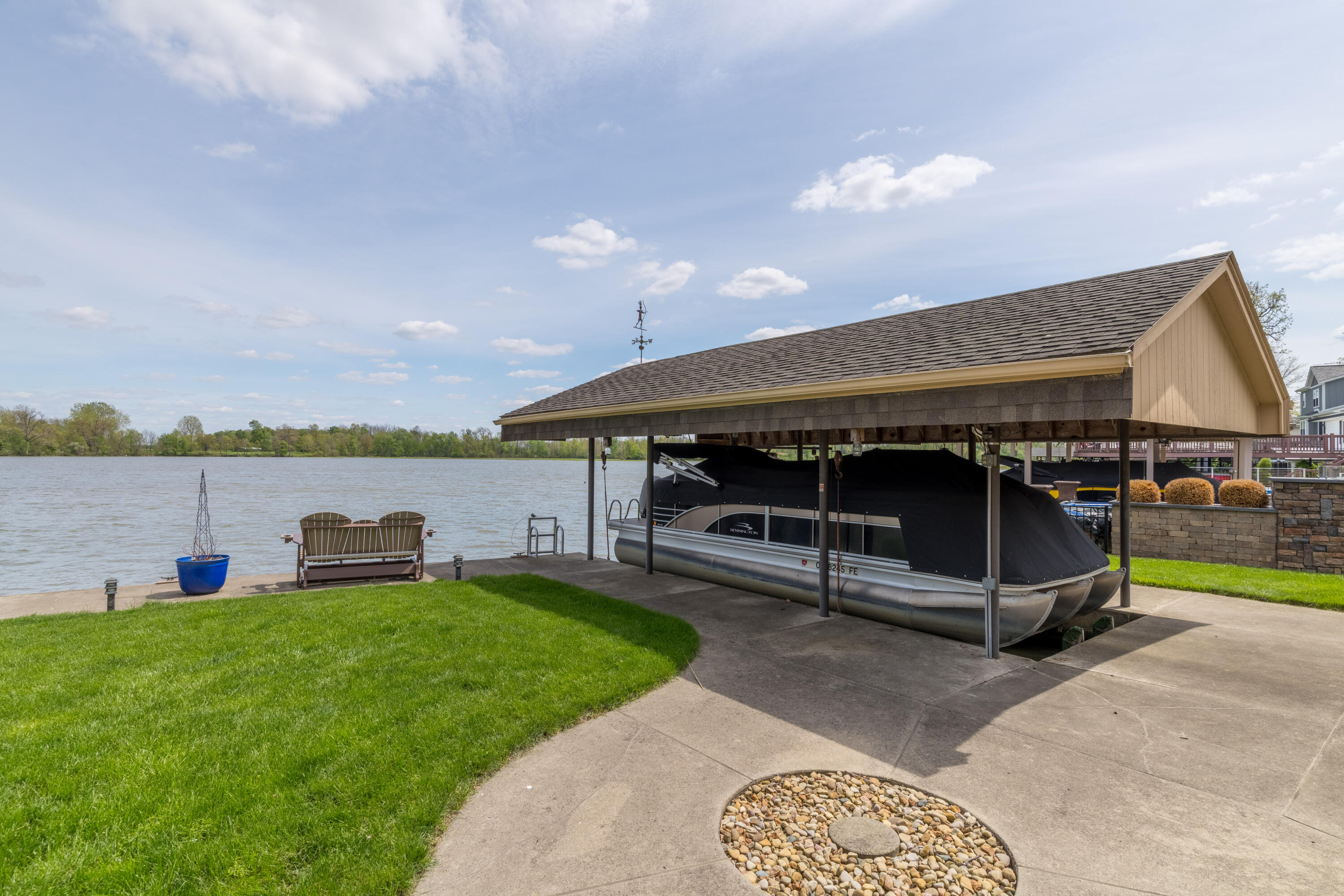 9072 Hickory Lane, Huntsville, Ohio 43324