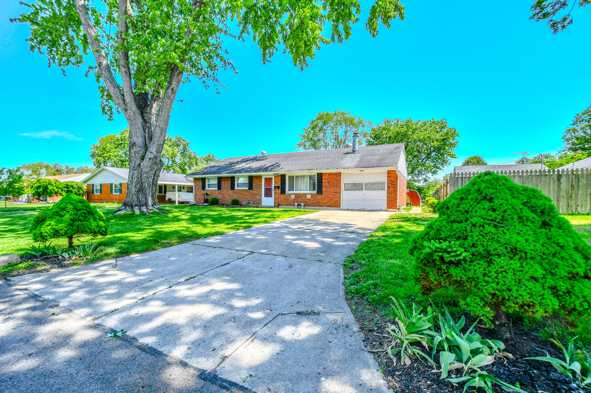 203 Boitnott Drive, Englewood, Ohio 45322