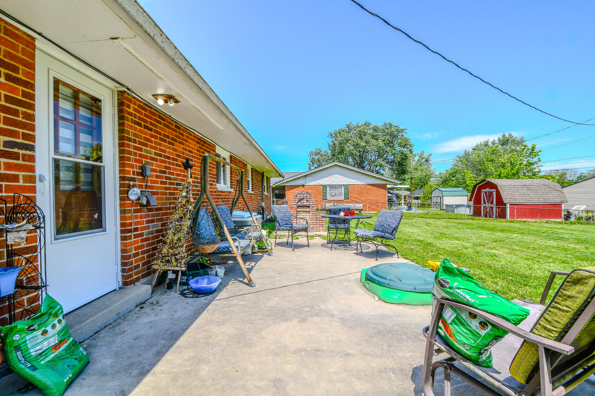 203 Boitnott Drive, Englewood, Ohio 45322