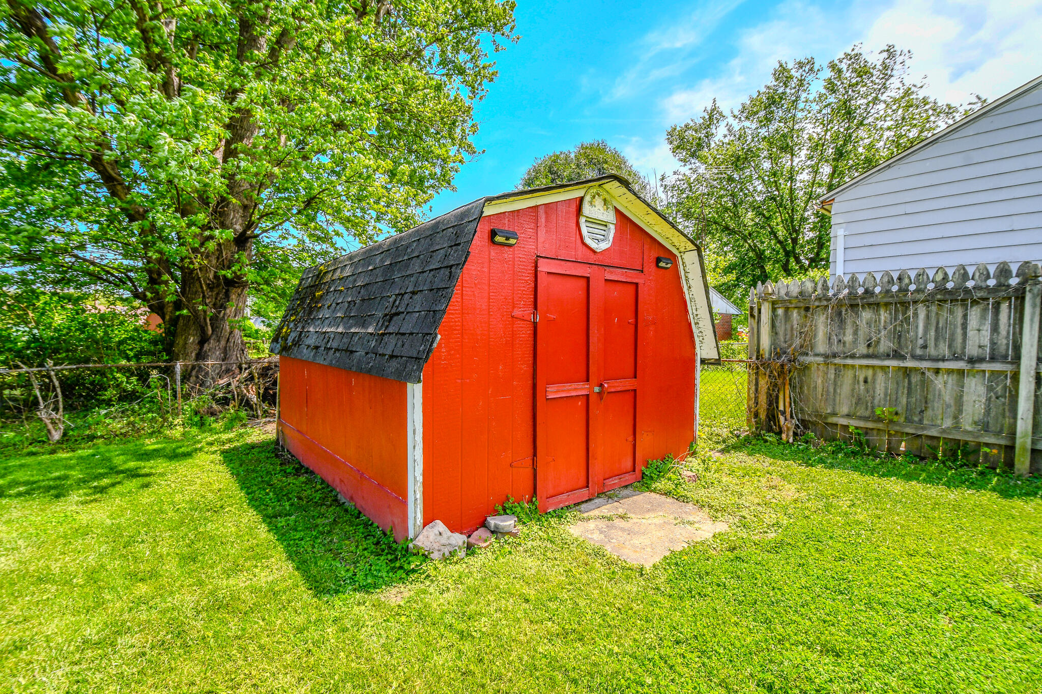203 Boitnott Drive, Englewood, Ohio 45322