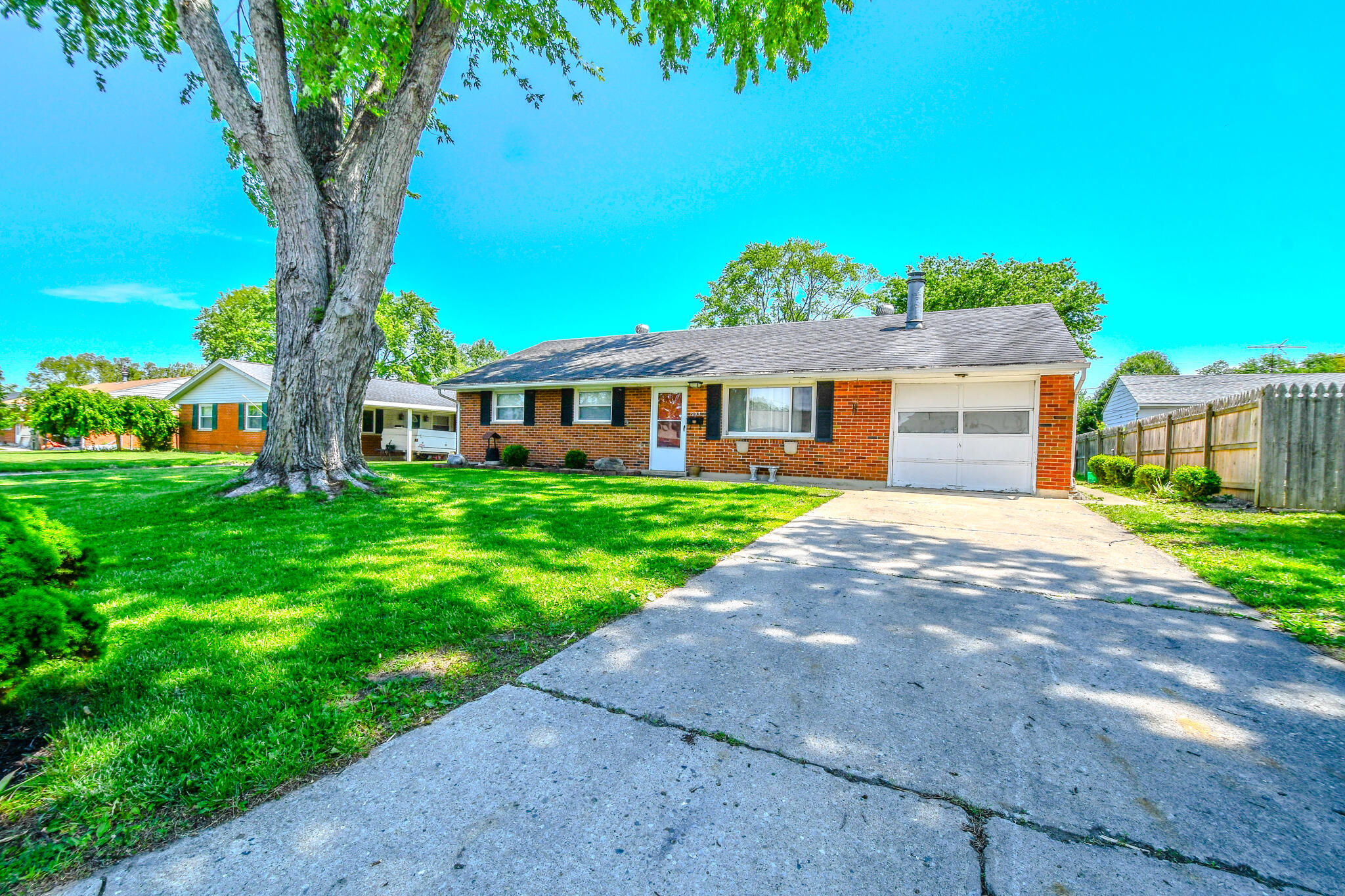 203 Boitnott Drive, Englewood, Ohio 45322