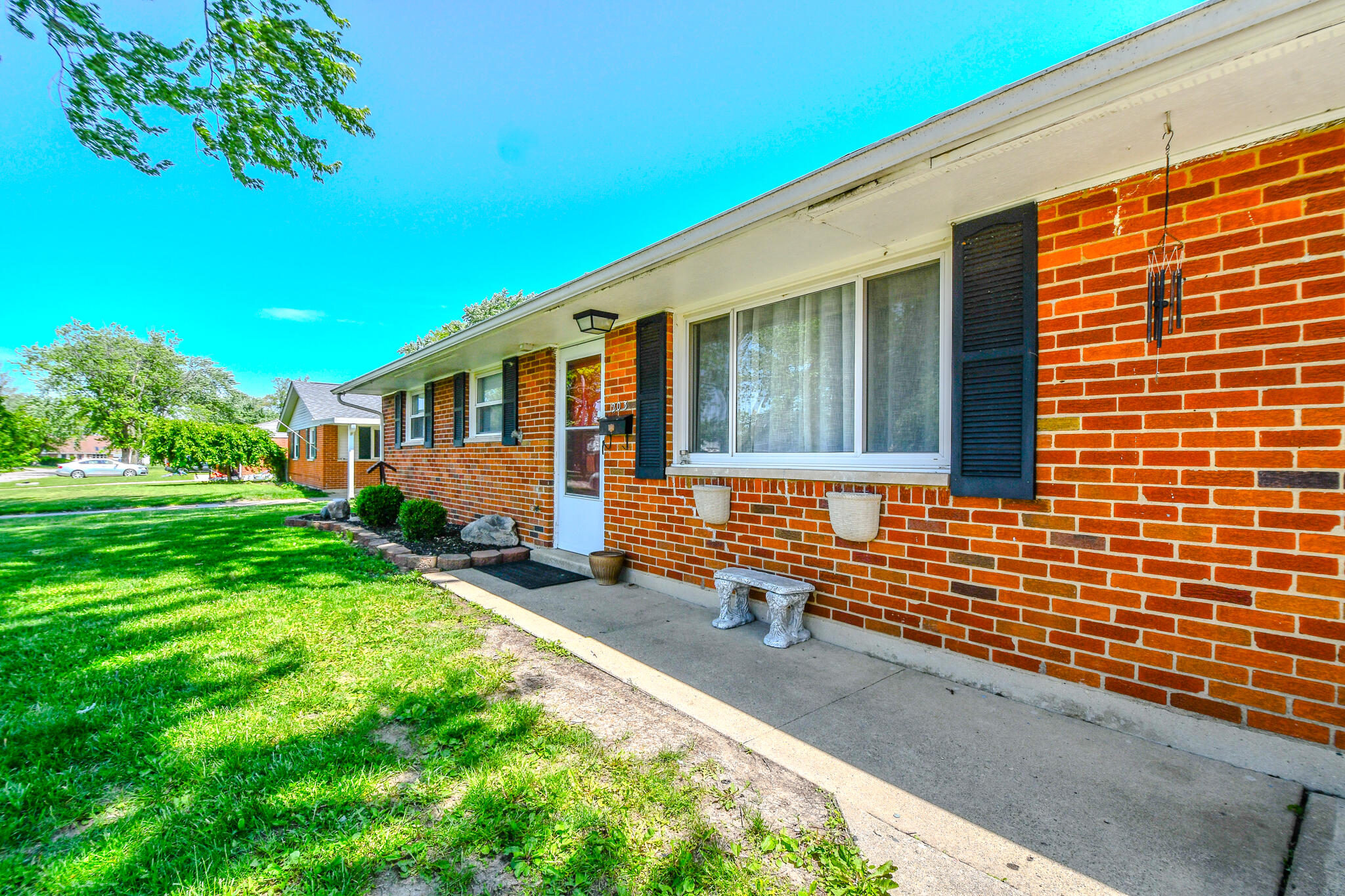 203 Boitnott Drive, Englewood, Ohio 45322